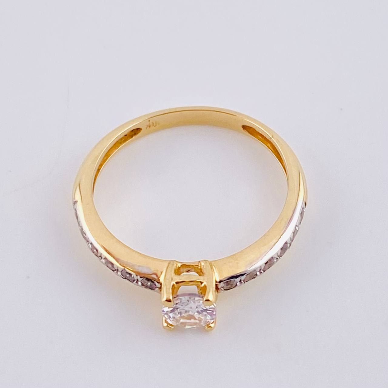 Anillo Solitario Tupido 2.6 g / T6 3/4 Dos Oros Amarillo Blanco 18K