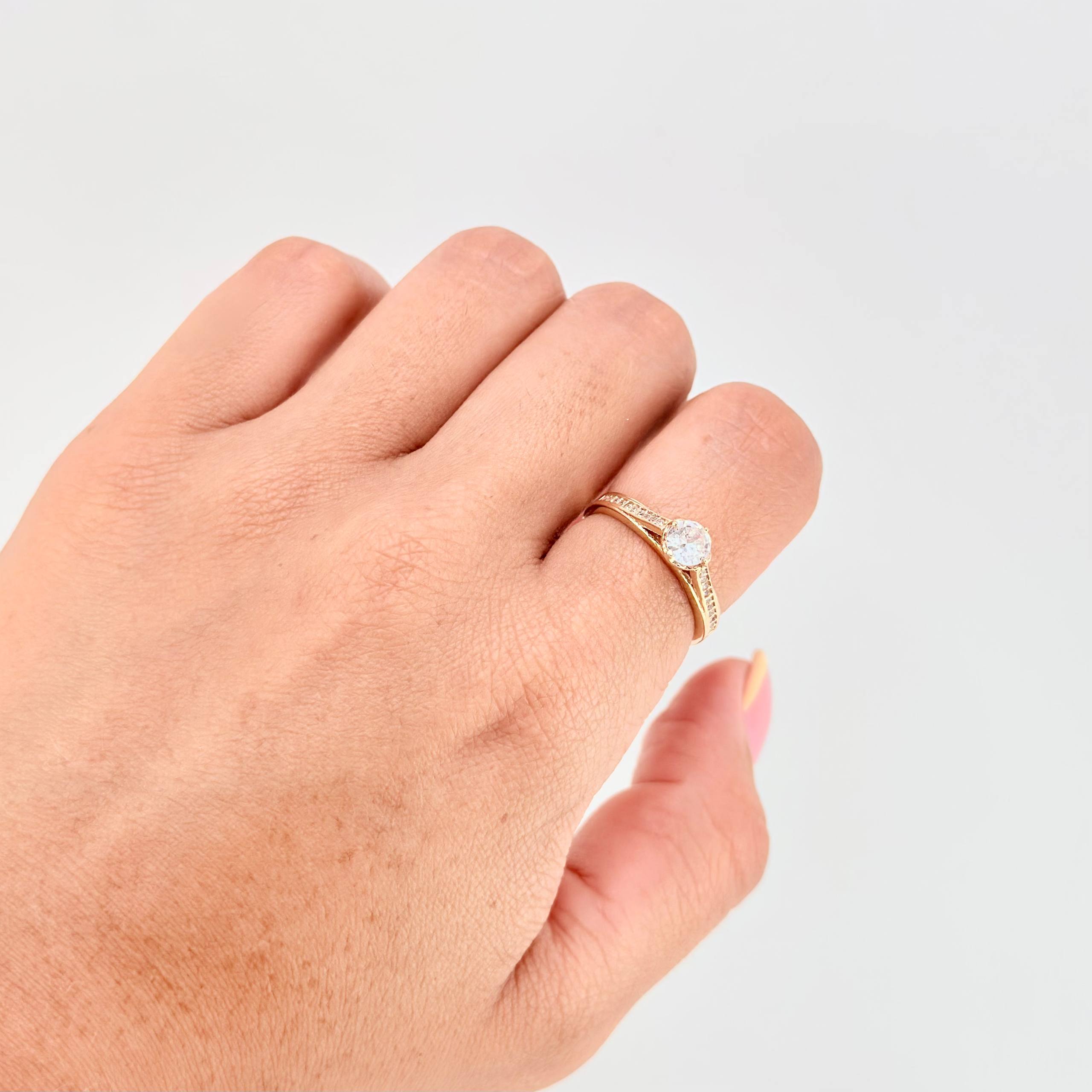 Anillo Solitario Corazón 2.5 g / T6 1/2 Oro Amarillo 18K