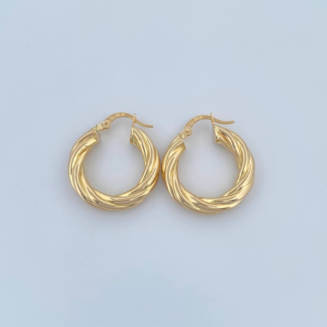 Candongas Mati 3.85gr / 2.4cm / Entorchada Oro Amarillo 18K &