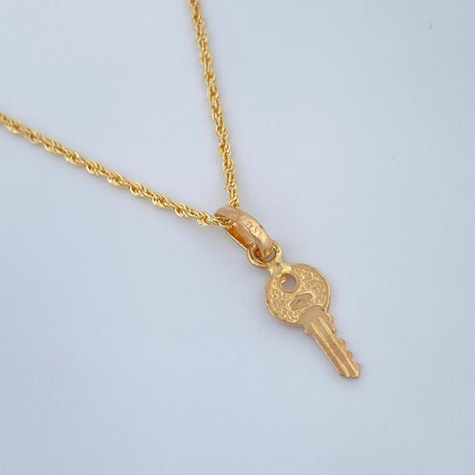 Set Cadena y Dije Lazo + Llave 1.4gr / 39.5cm / Oro Amarillo 18K (Oferta) $