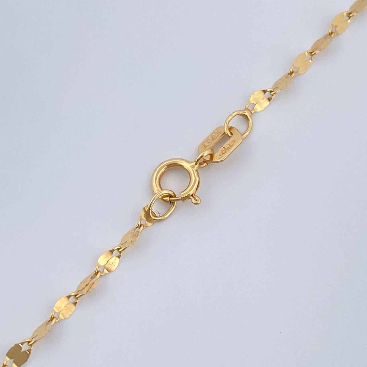 Set Cadena y Dije Flor Espejo + Virgen Milagrosa 1.55gr / 45cm / Oro Amarillo 18K (Oferta) $
