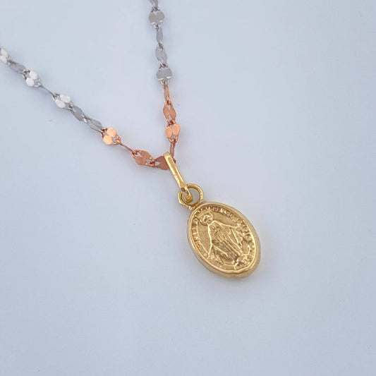 Set Cadena y Dije Flor Espejo + Virgen Milagrosa 1.3gr / 50cm / Tres Oros 18K (Oferta) $