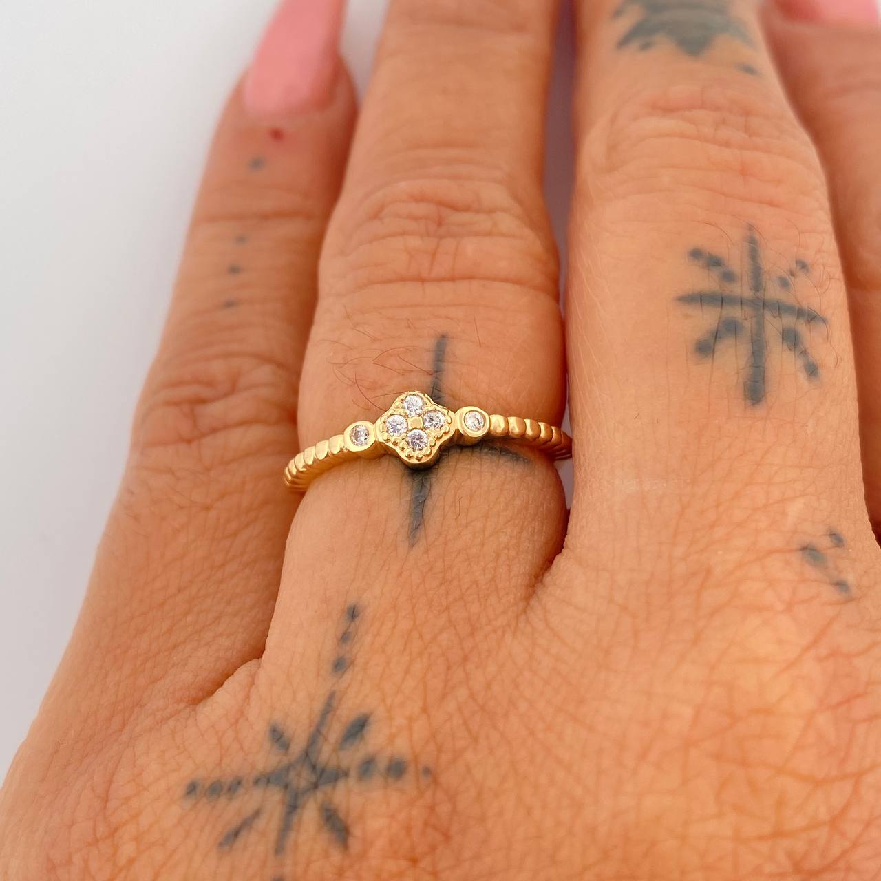 Anillo Solitario Trio 1.85gr / T6 1/4 / Oro 18K &