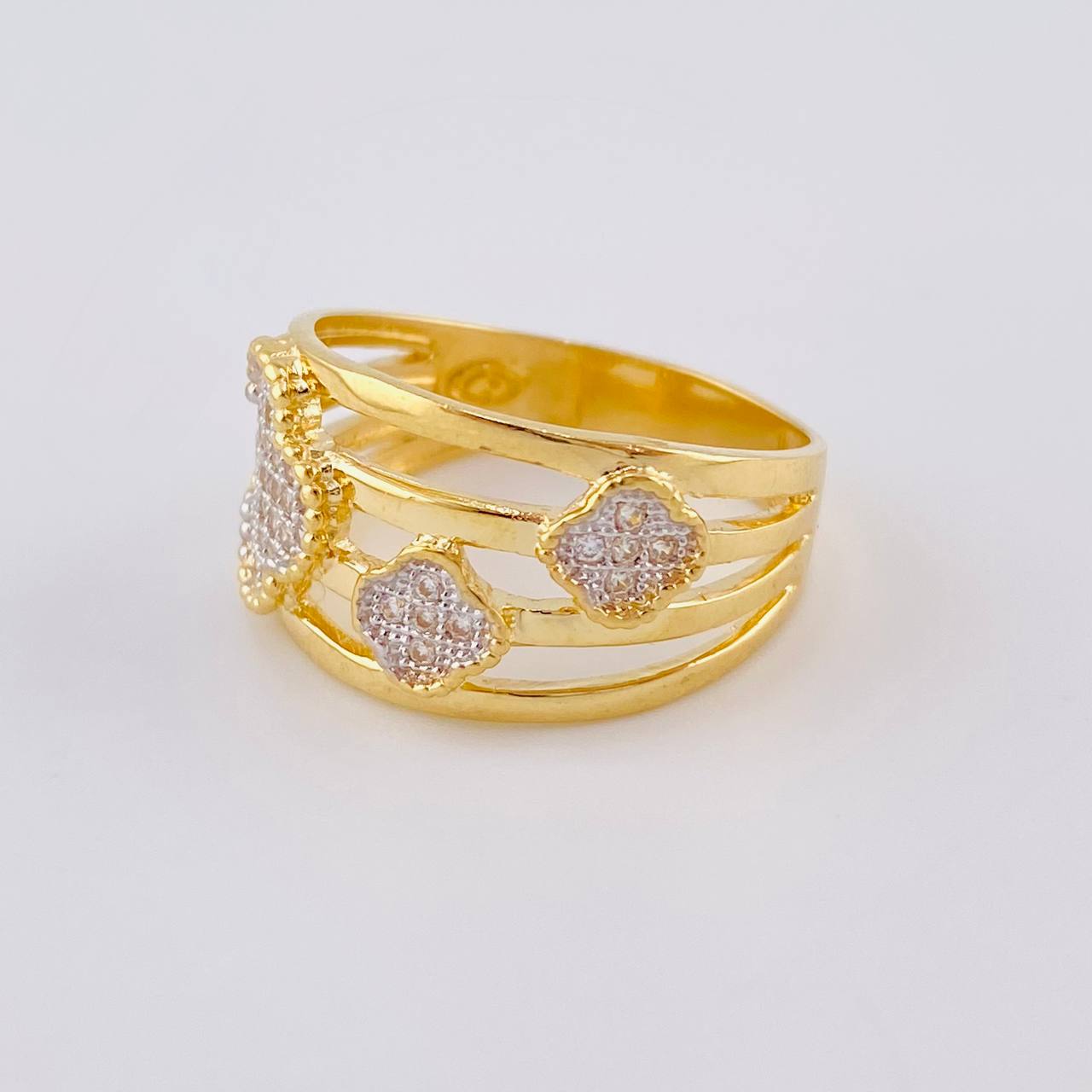 Anillo Sendero Treboles  4.25 g / T6 3/4 Dos Oros Amarillo Blanco 18K