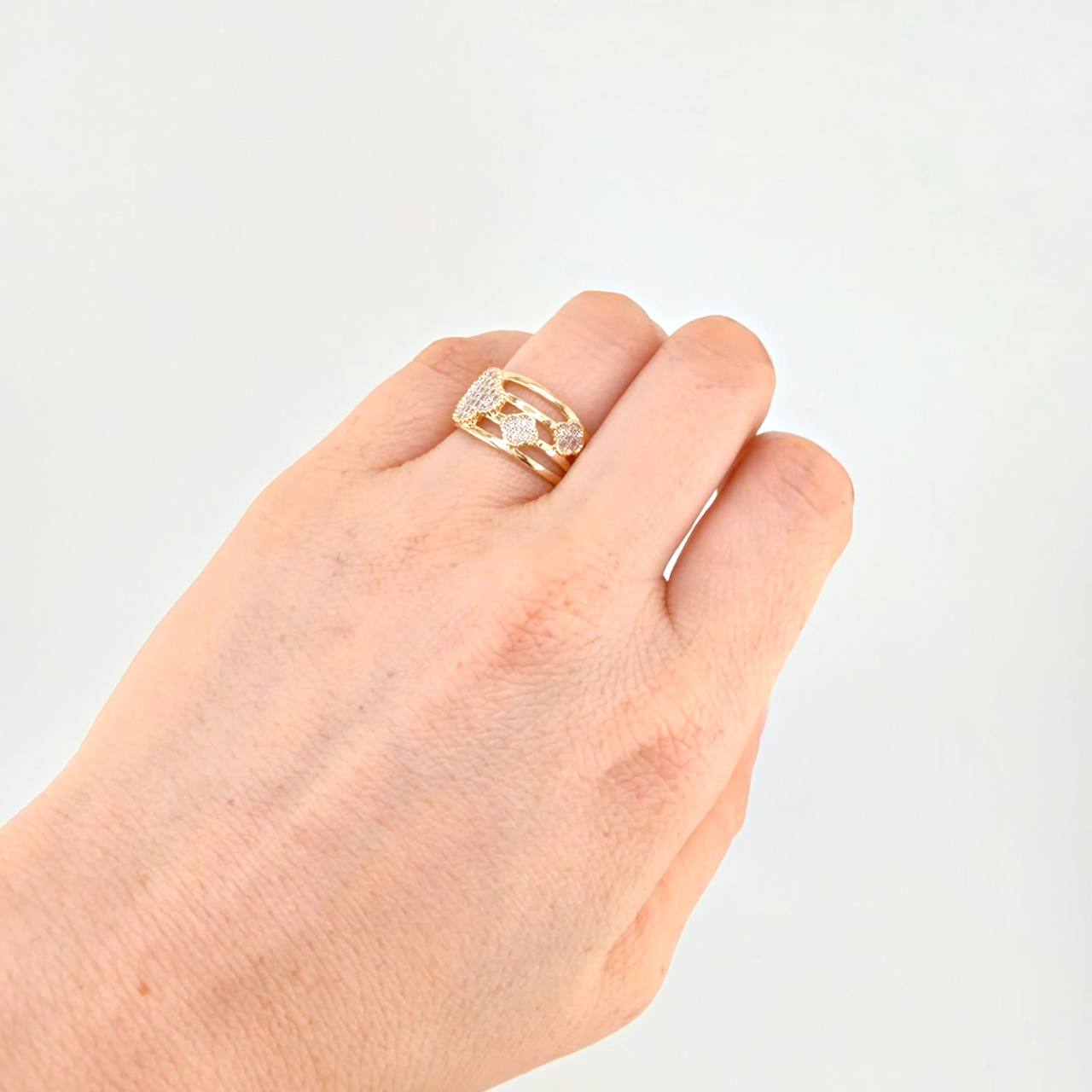 Anillo Sendero Treboles  4.25 g / T6 3/4 Dos Oros Amarillo Blanco 18K