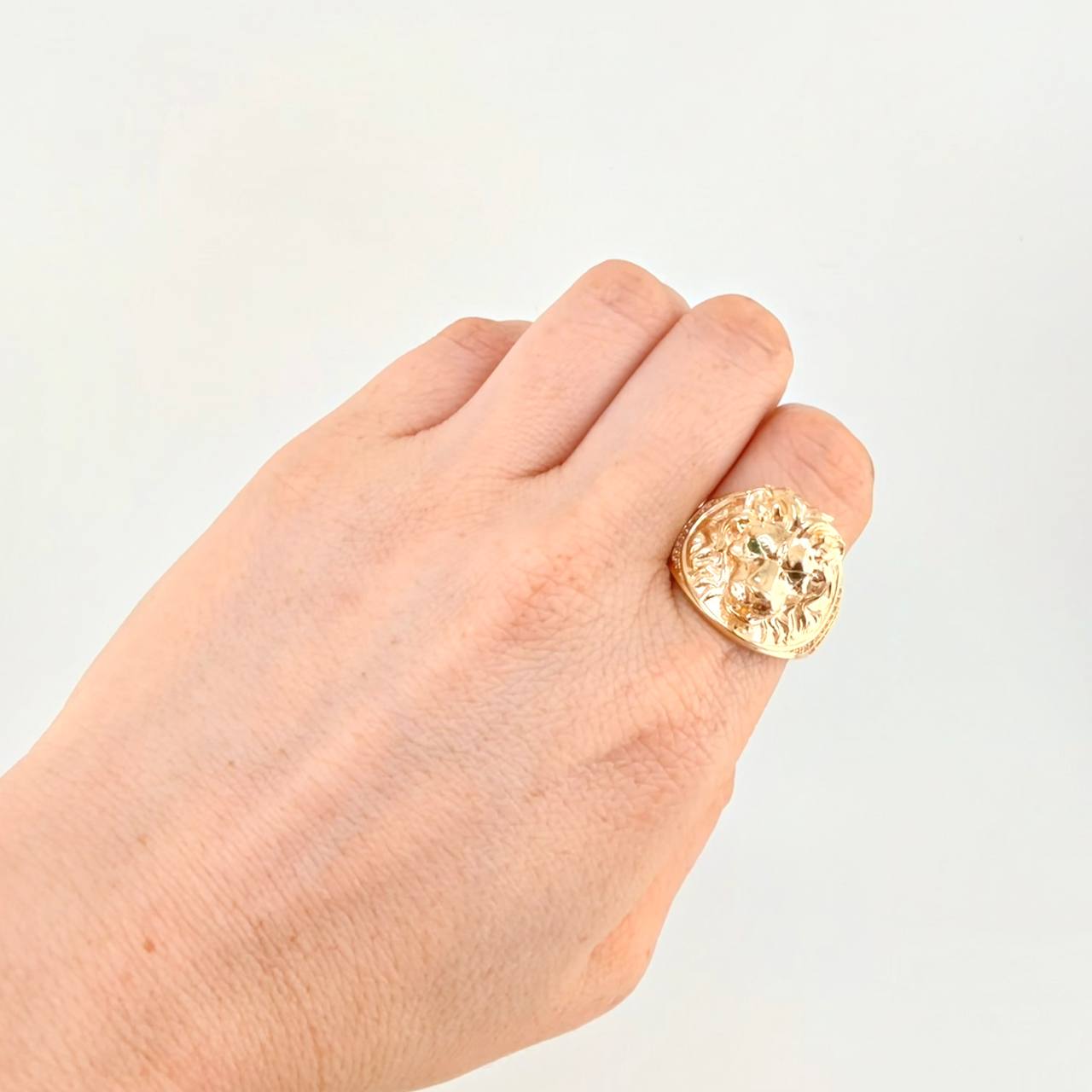Anillo León  13.75 g / T10 1/4 Oro Amarillo 18K