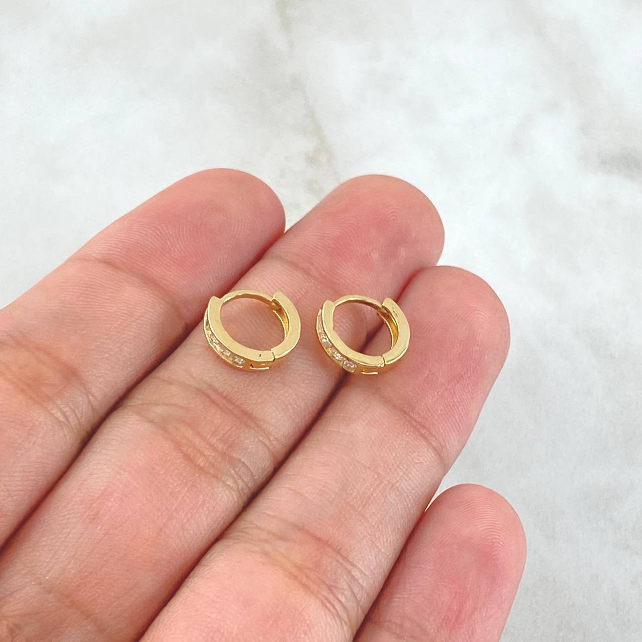 Candongas Carril 1.4gr / 0.9cm / Circones Blancos Oro Amarillo 18K ©