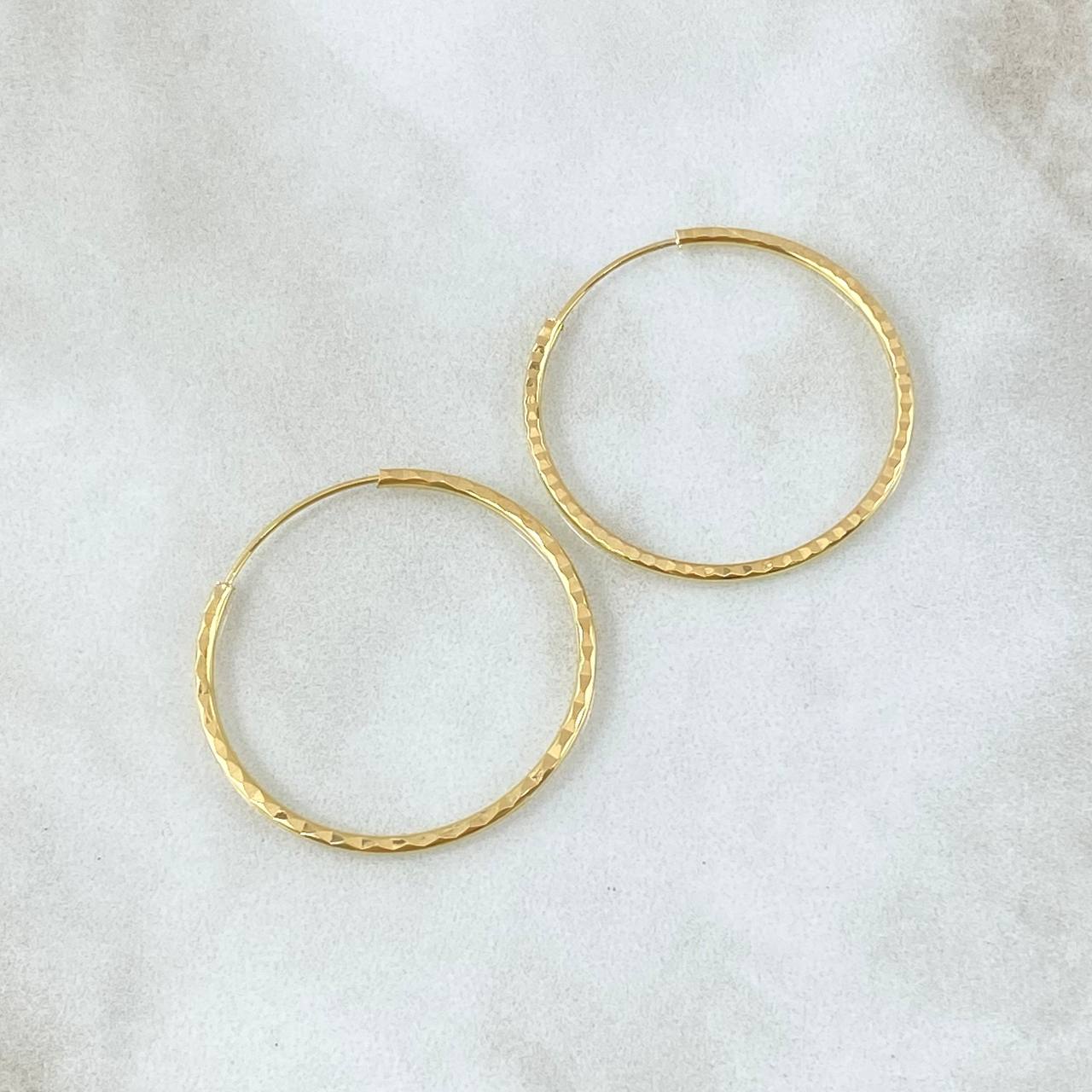 Candongas Aro Rayado 1.7gr / 3cm / Oro Amarillo 18K