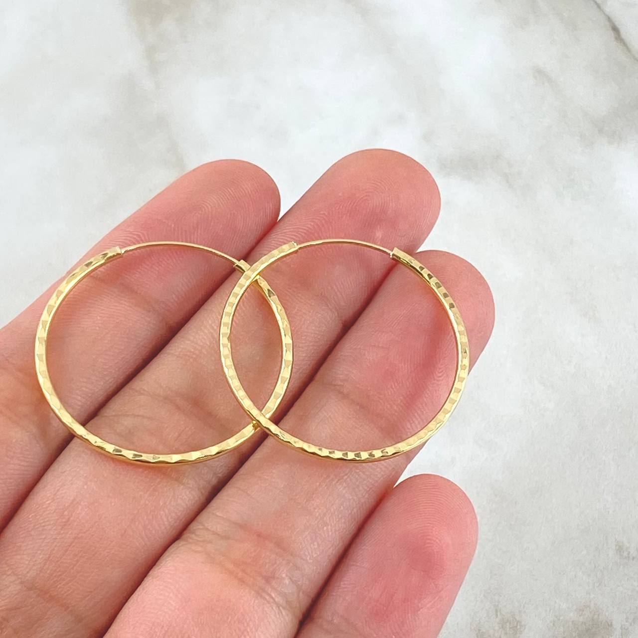 Candongas Aro Rayado 1.7gr / 3cm / Oro Amarillo 18K