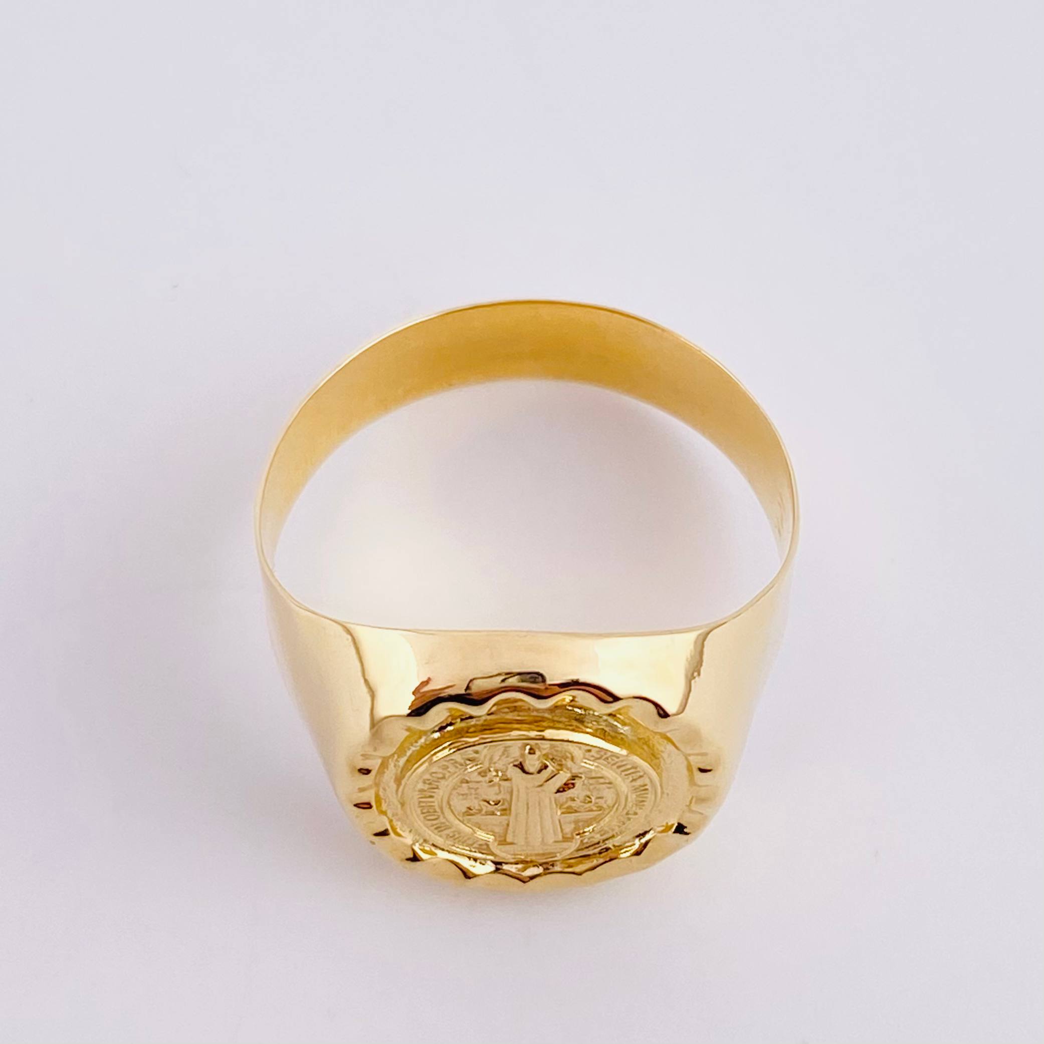 Anillo Sello Bordeado San Benito 3.8g / T11 3/4 Oro Amarillo 18K