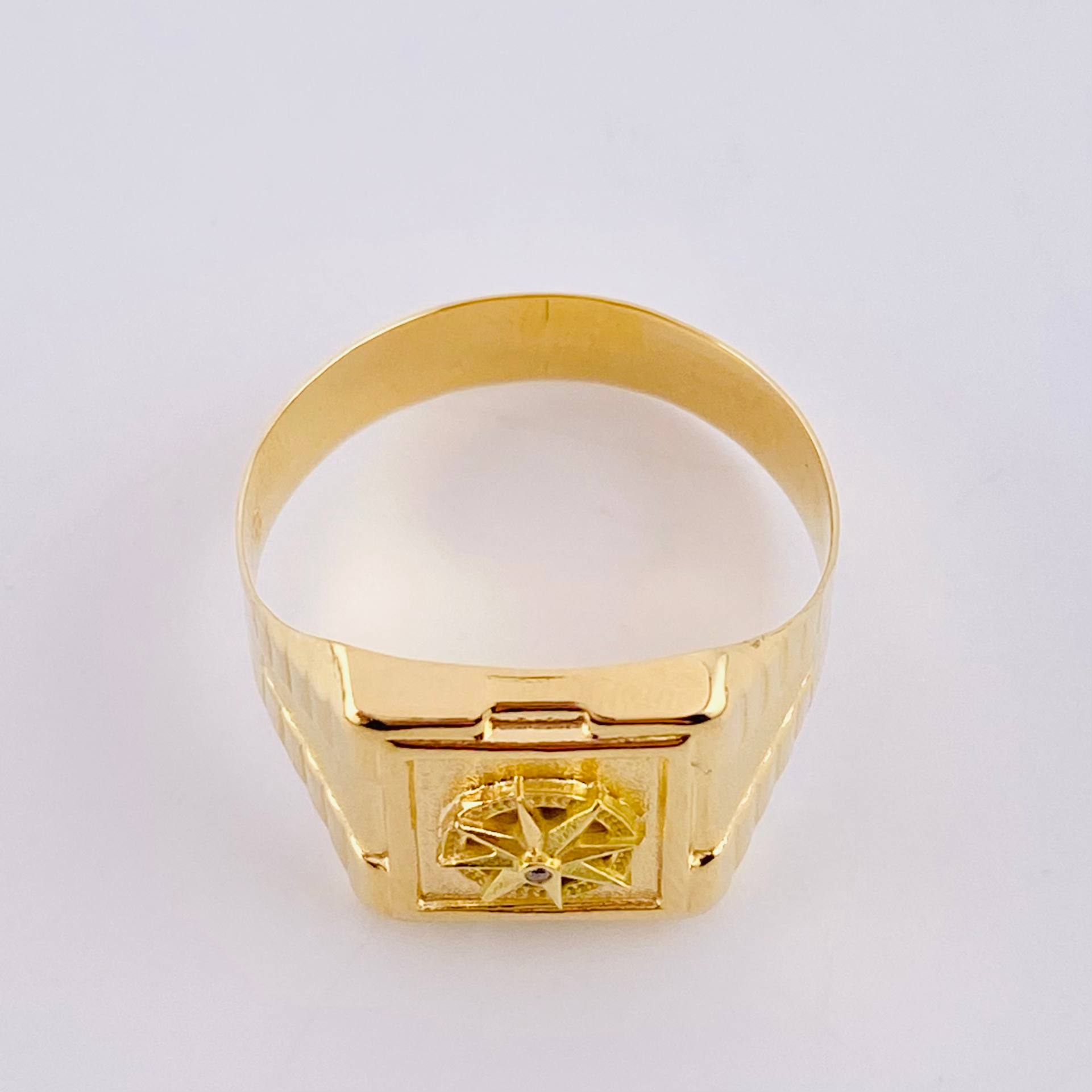 Anillo Sello Estrella Cardinal 3.2g / T10 1/4 Oro Amarillo 18K