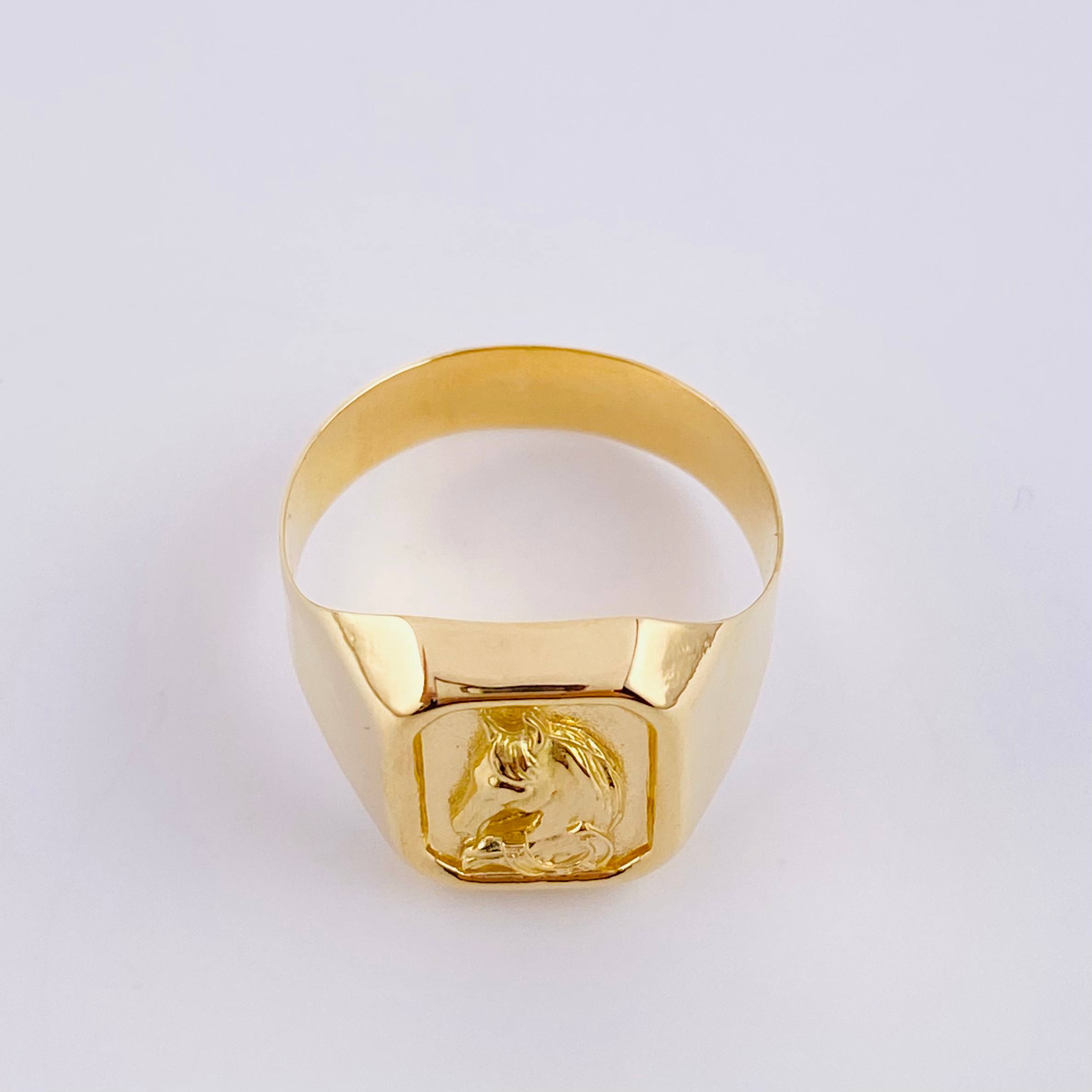 Anillo Sello Caballo 3.8g / T9 1/2 Oro Amarillo 18K
