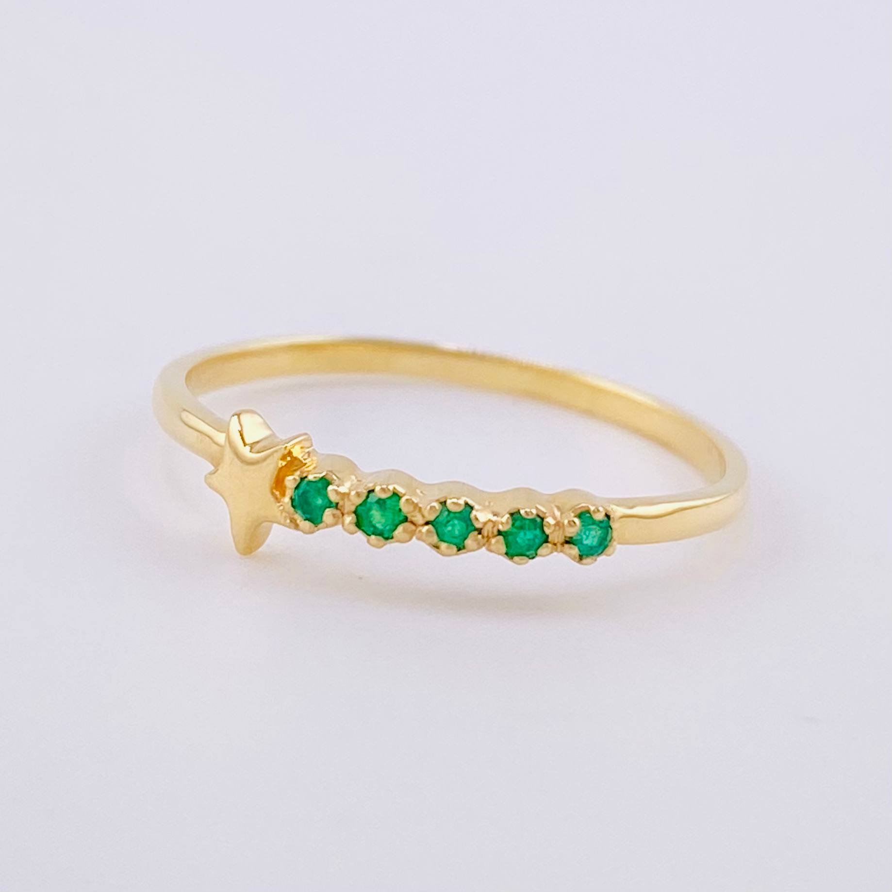 Anillo Carril Estrella Esmeraldas 5pts 1.15g / T7 Oro Amarillo 18K