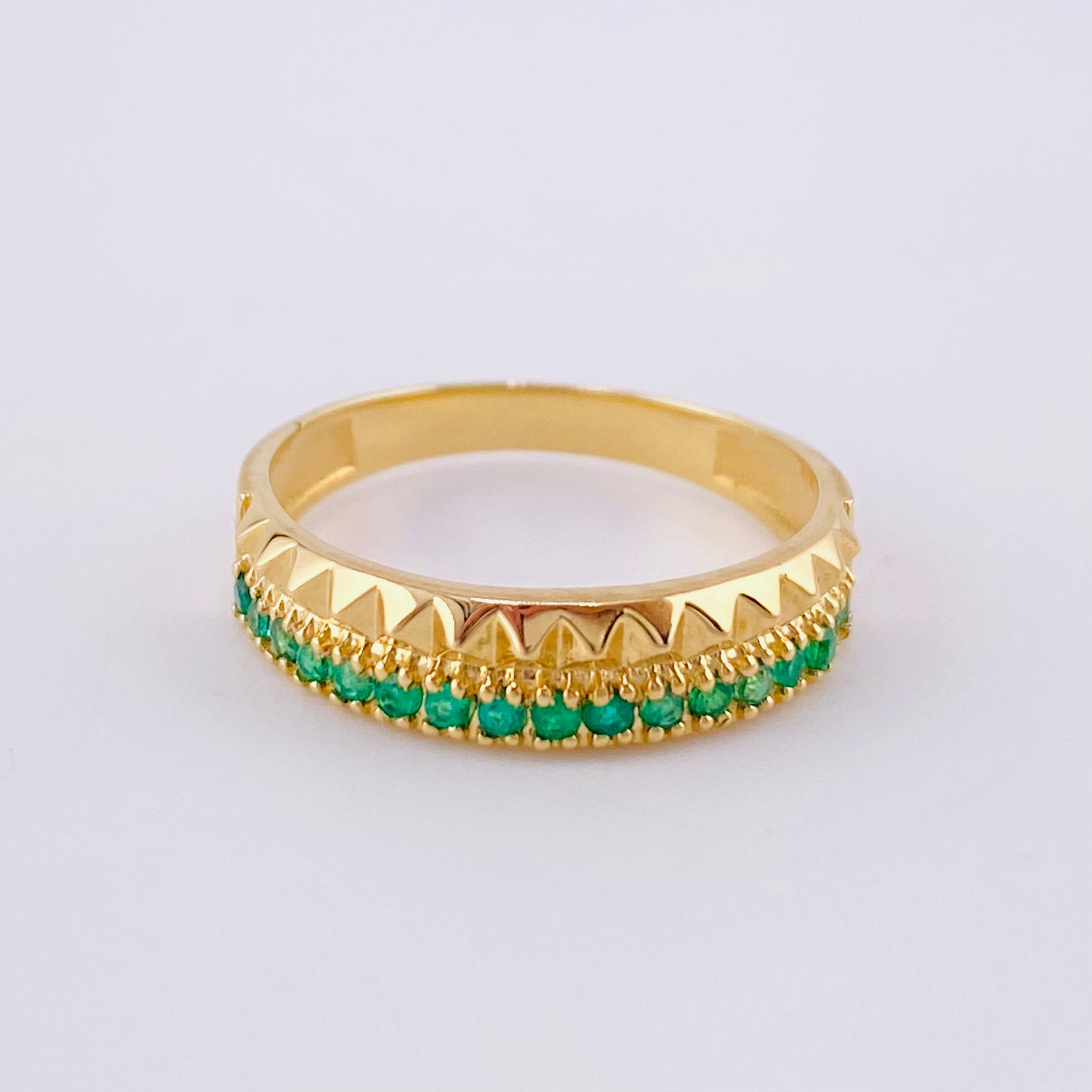 Anillo Doble Carril Triangular Esmeraldas 15pts 2.95g / T5 3/4 Oro Amarillo 18K