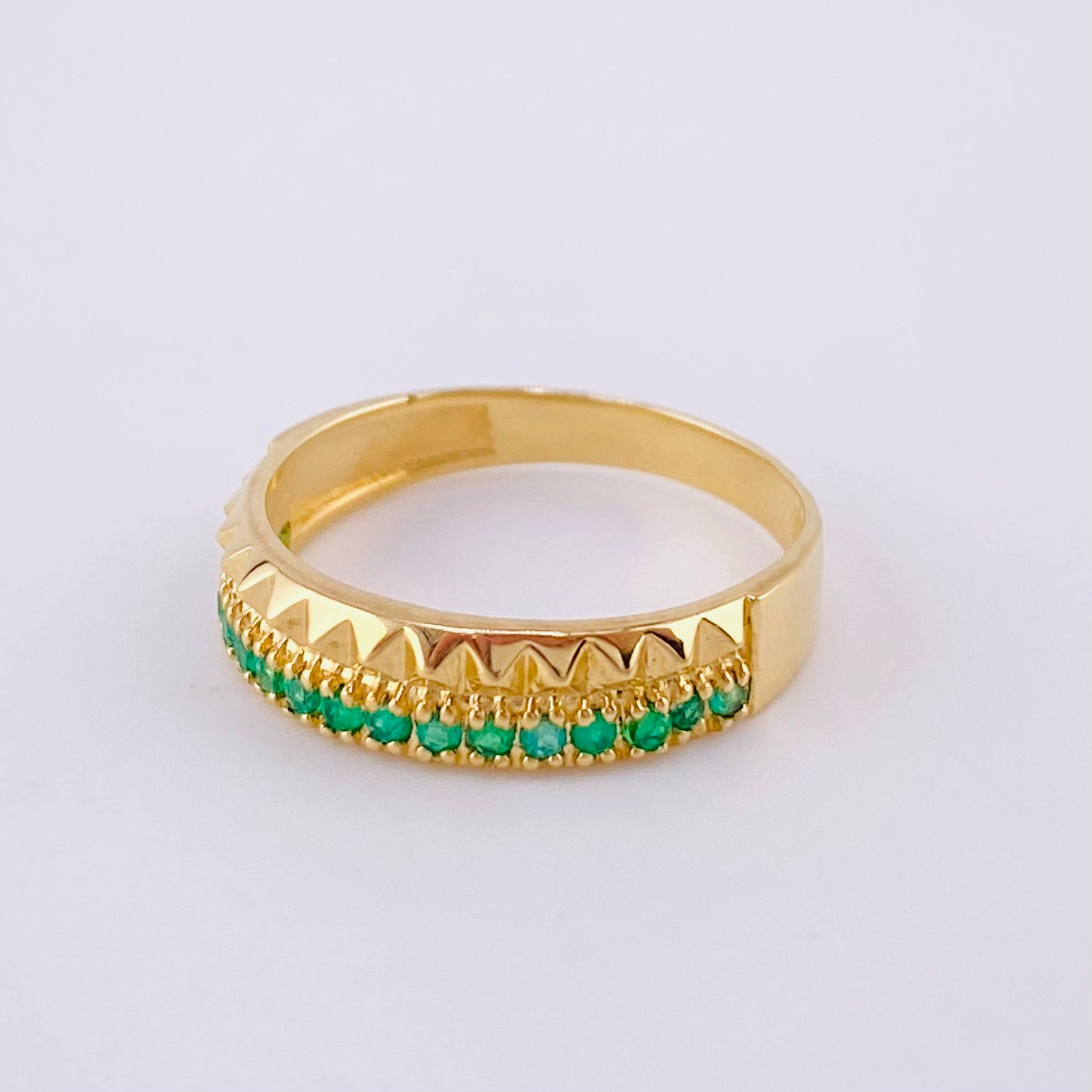 Anillo Doble Carril Triangular Esmeraldas 15pts 2.95g / T5 3/4 Oro Amarillo 18K