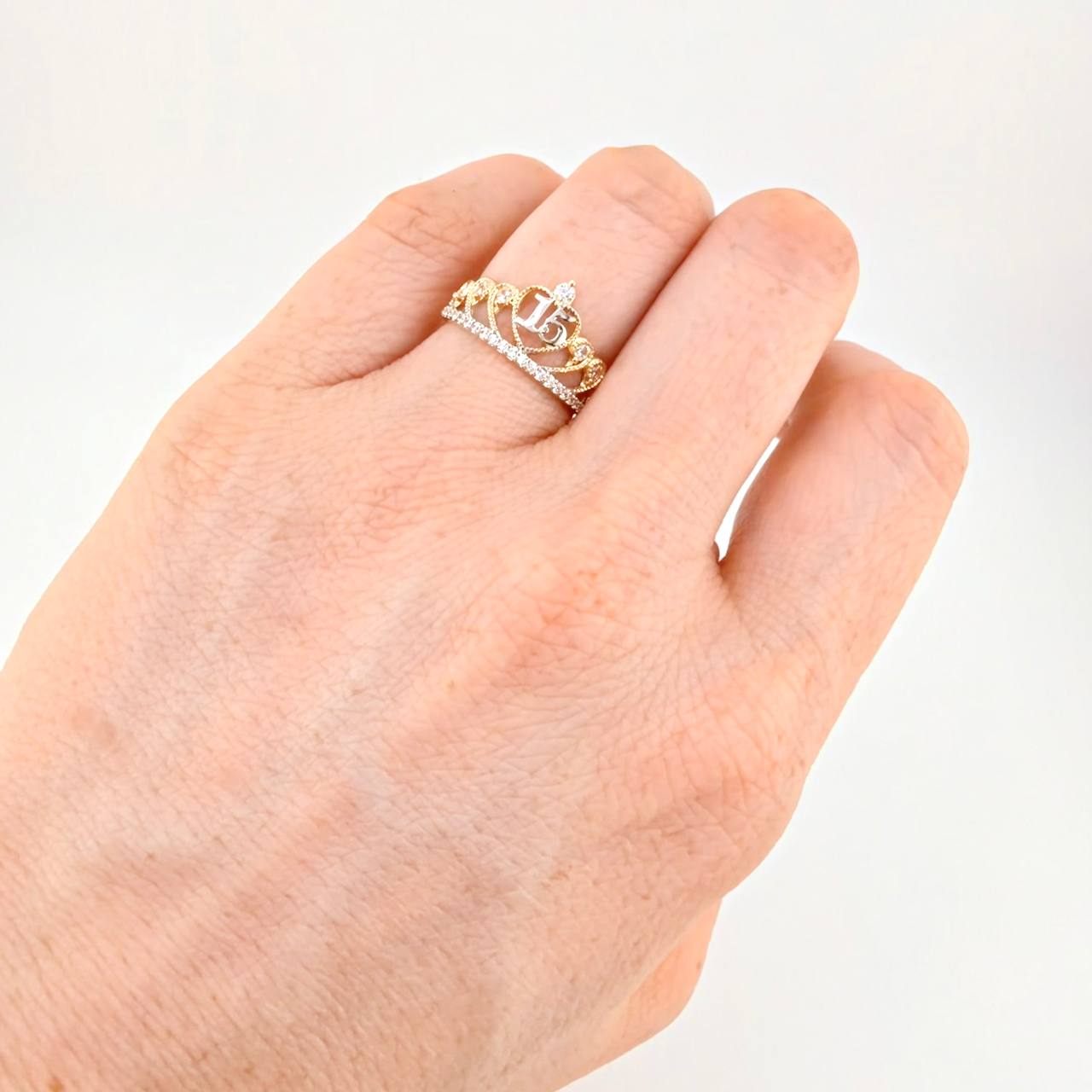 Anillo Corona 15´s 2.05g / T6 Dos Oros Amarillo Blanco 18K