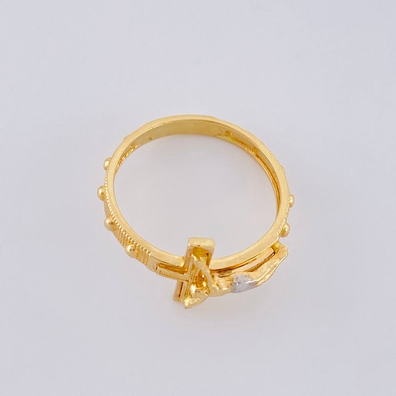 Anillo Cruz Cristo Punteado 3.05g / T7 Dos Oros Amarillo Blanco 18K