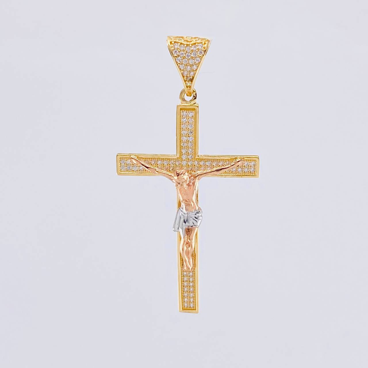 Dije Cruz Plana 6.6g / 5.7cm Tres Oros 18K