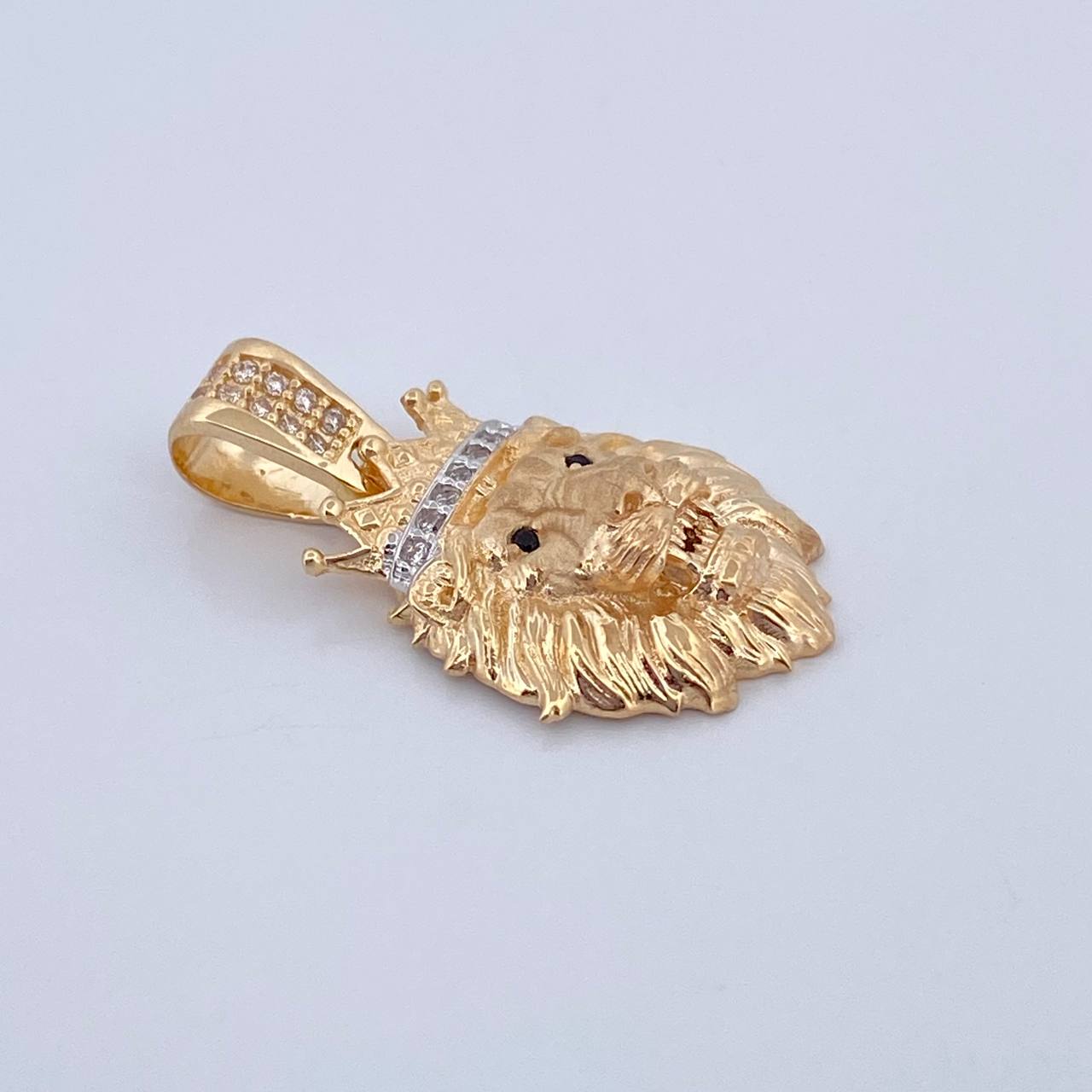 Dije Leon Corona 3.55gr / 2.7cm / Oro 18K $