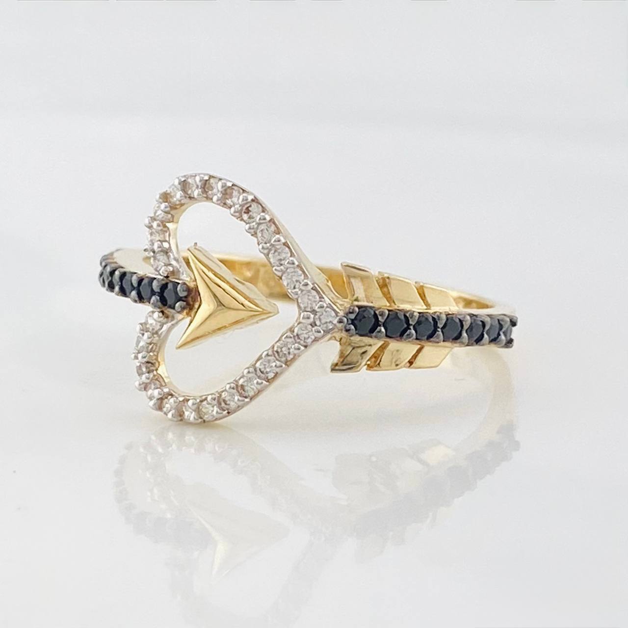 Anillo Corazon Flecha 2.85g / T7 Oro Amarillo 18K