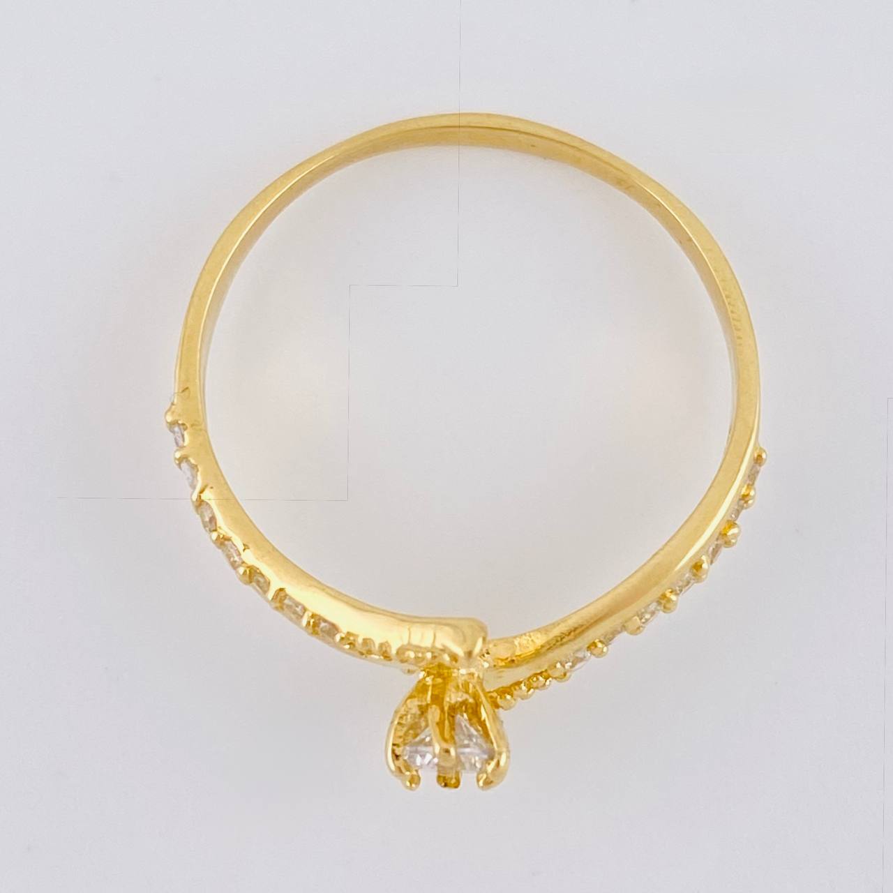 Anillo Solitario Olas Convergentes 1.95 g / T8 Oro Amarillo 18K