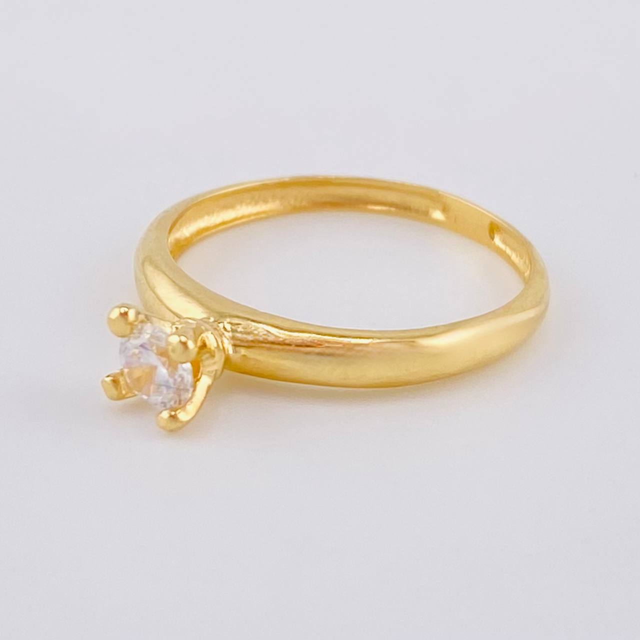 Anillo Solitario Liso 1.75 g / T6 1/4 Oro Amarillo 18K