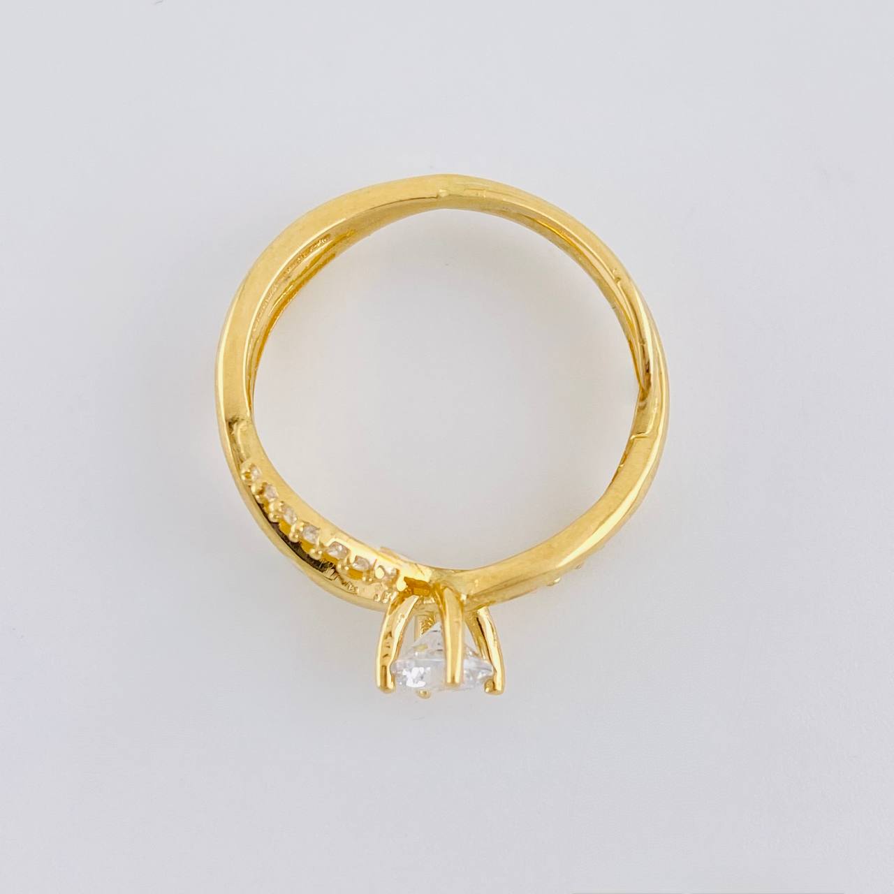 Anillo Solitario Entrelazado 2.45 g / T6 1/2 Oro Amarillo 18K