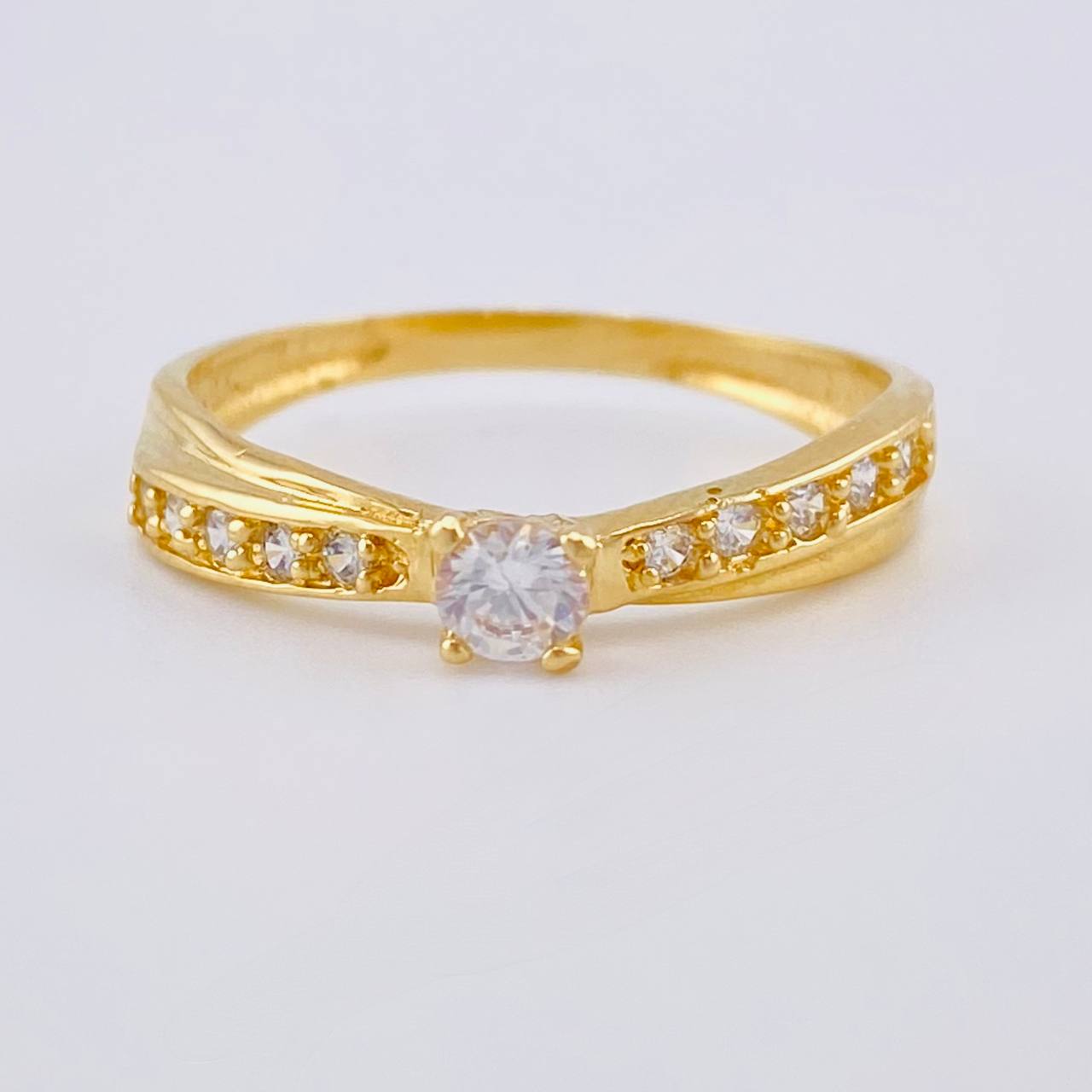 Anillo Solitario Cuatro Garras 1.95 g / T7 3/4 Oro Amarillo 18K