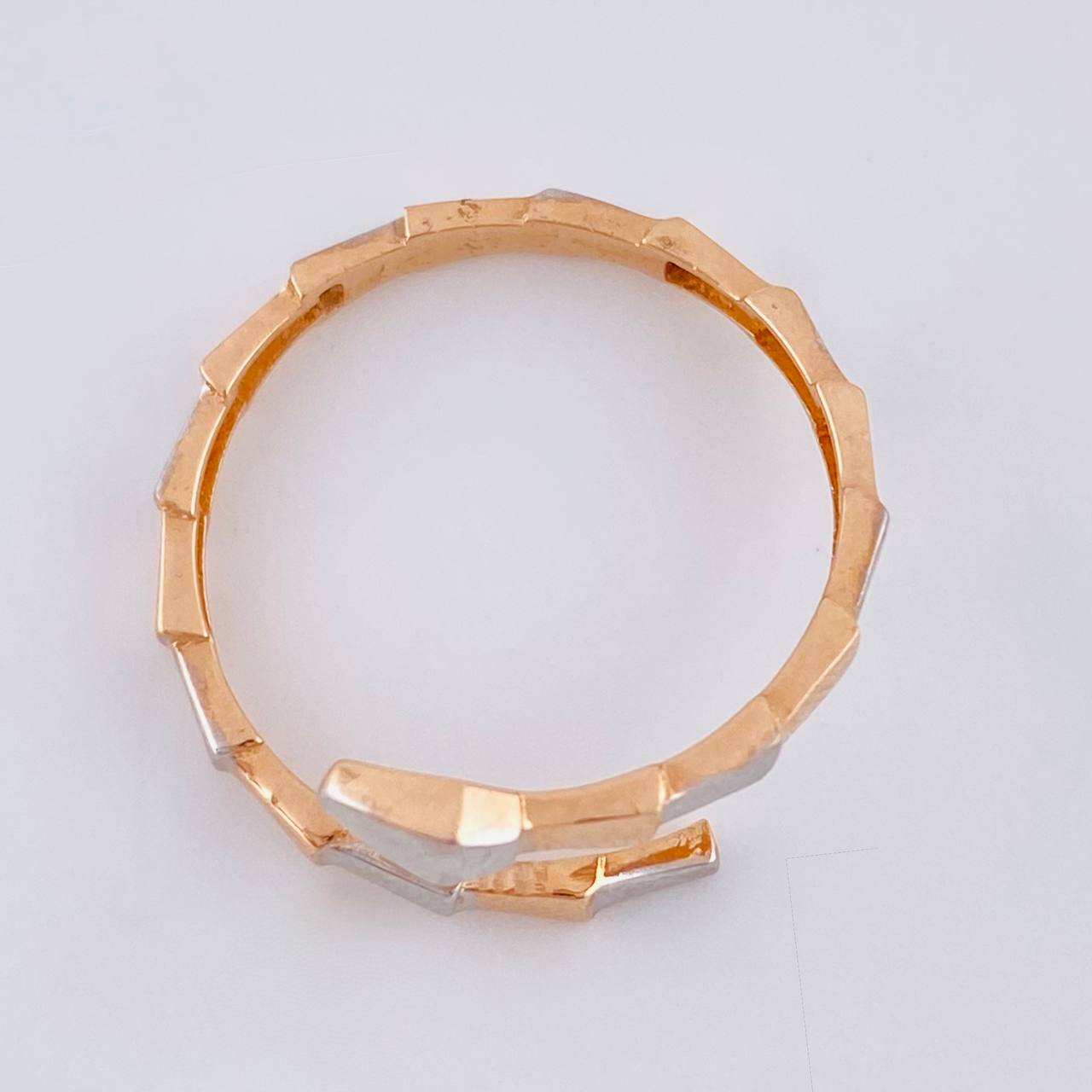 Anillo Abrazo Serpiente Geometrica 1.65 g / T8 Dos Oros Blanco Rosa 18K