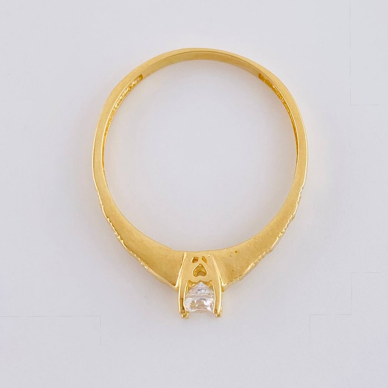 Anillo Solitario Corazones 1.7 g / T7 Oro Amarillo 18K