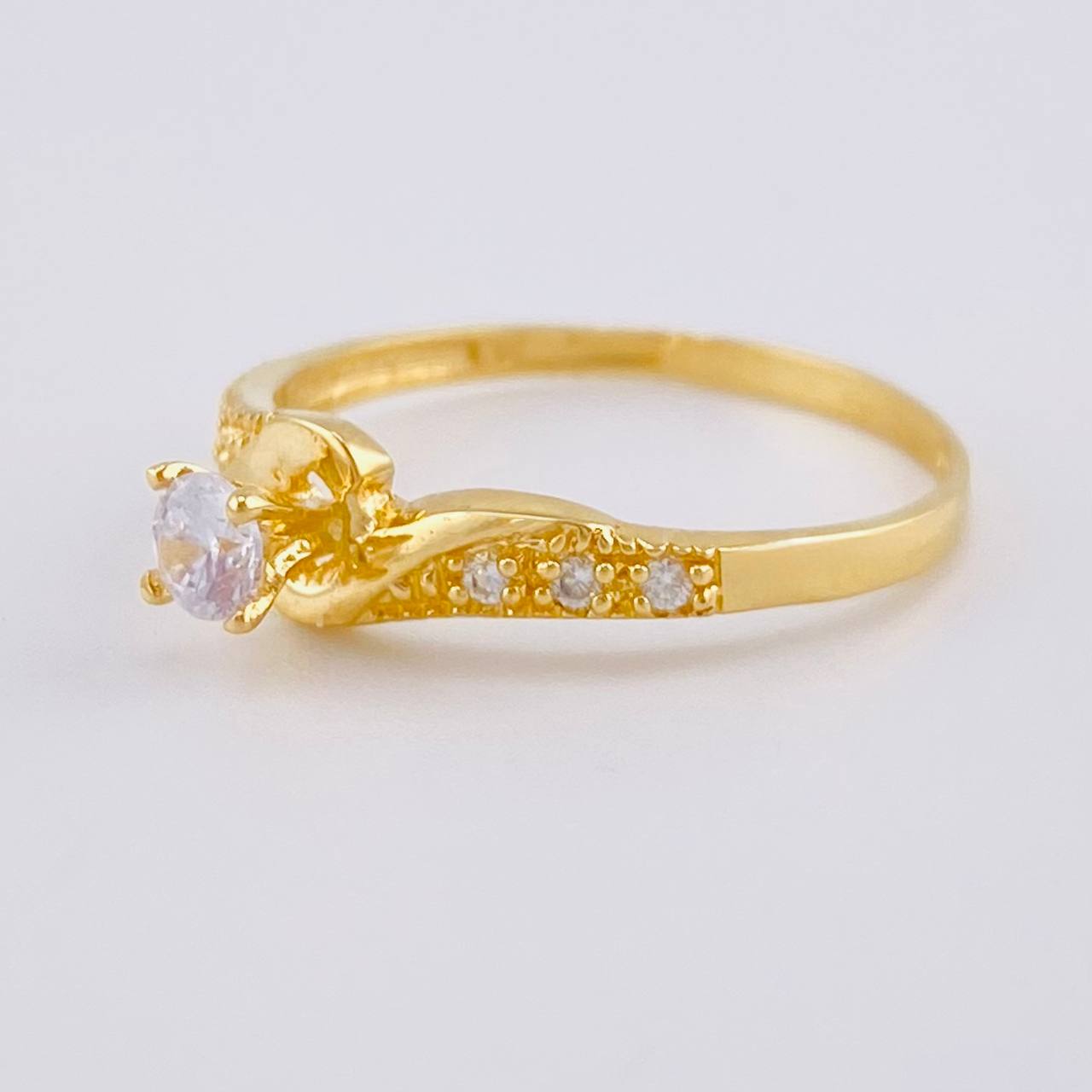 Anillo Solitario Olas Enganchadas 1.5 g / T6 1/4 Oro Amarillo 18K