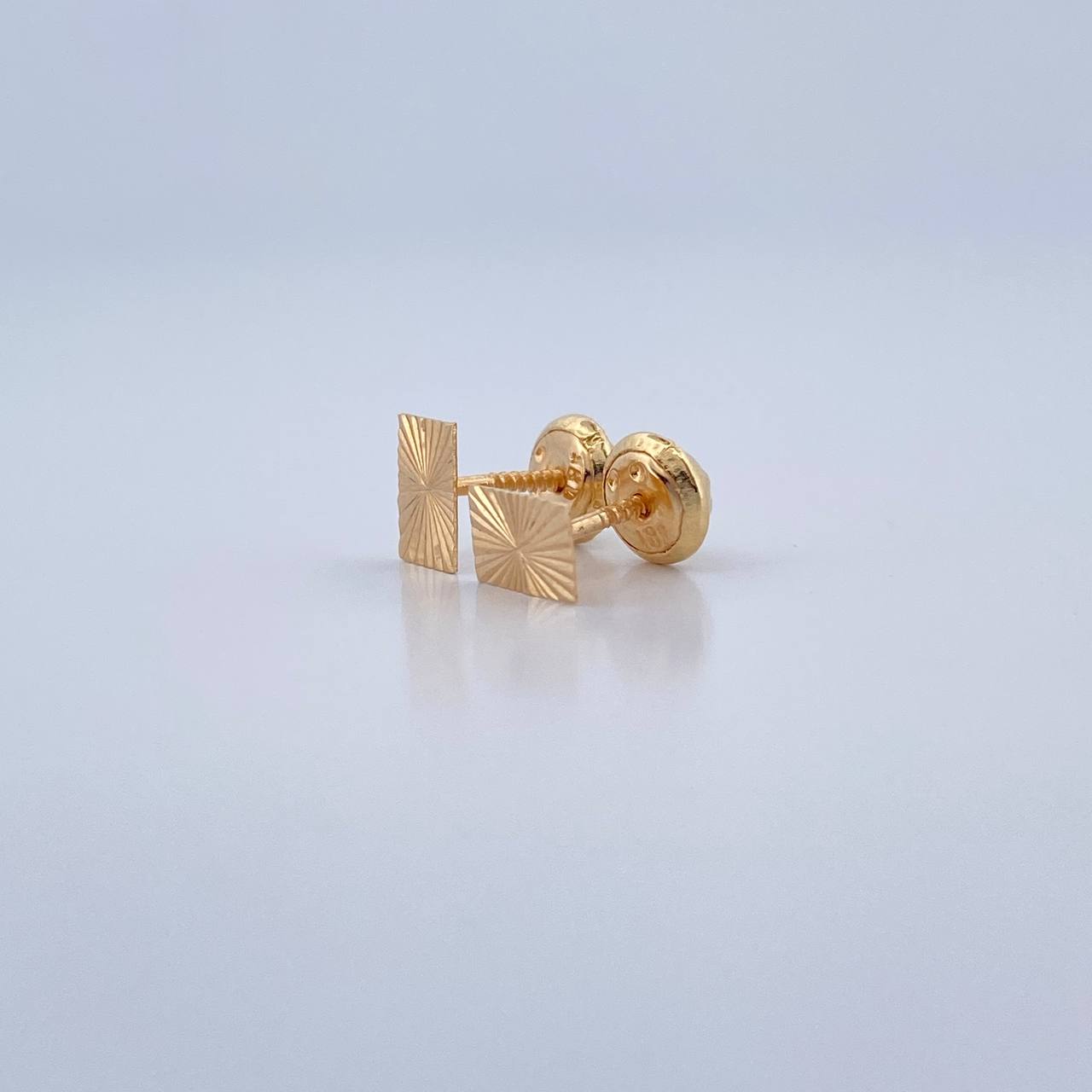 Topos Rectangulo 0.55gr / Oro 18K &