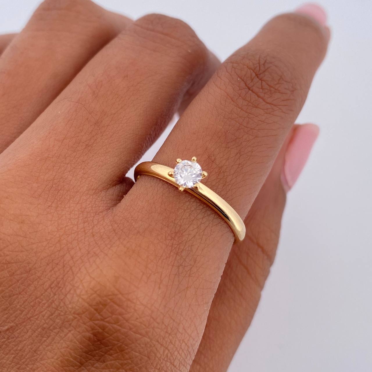Anillo Solitario 1.15gr / T7 3/4 / Oro 18K $