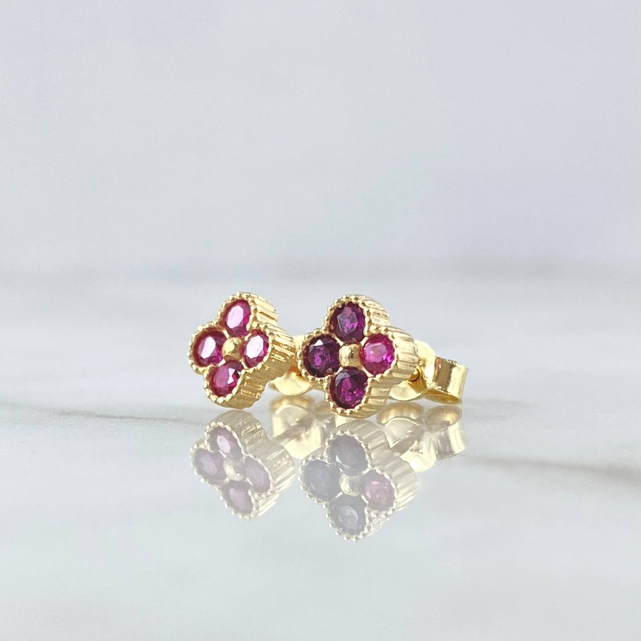 Topos Flor Borde Texturizado 1.9gr / 6.4cm / Circones Fucsia Oro Amarillo 18K ©