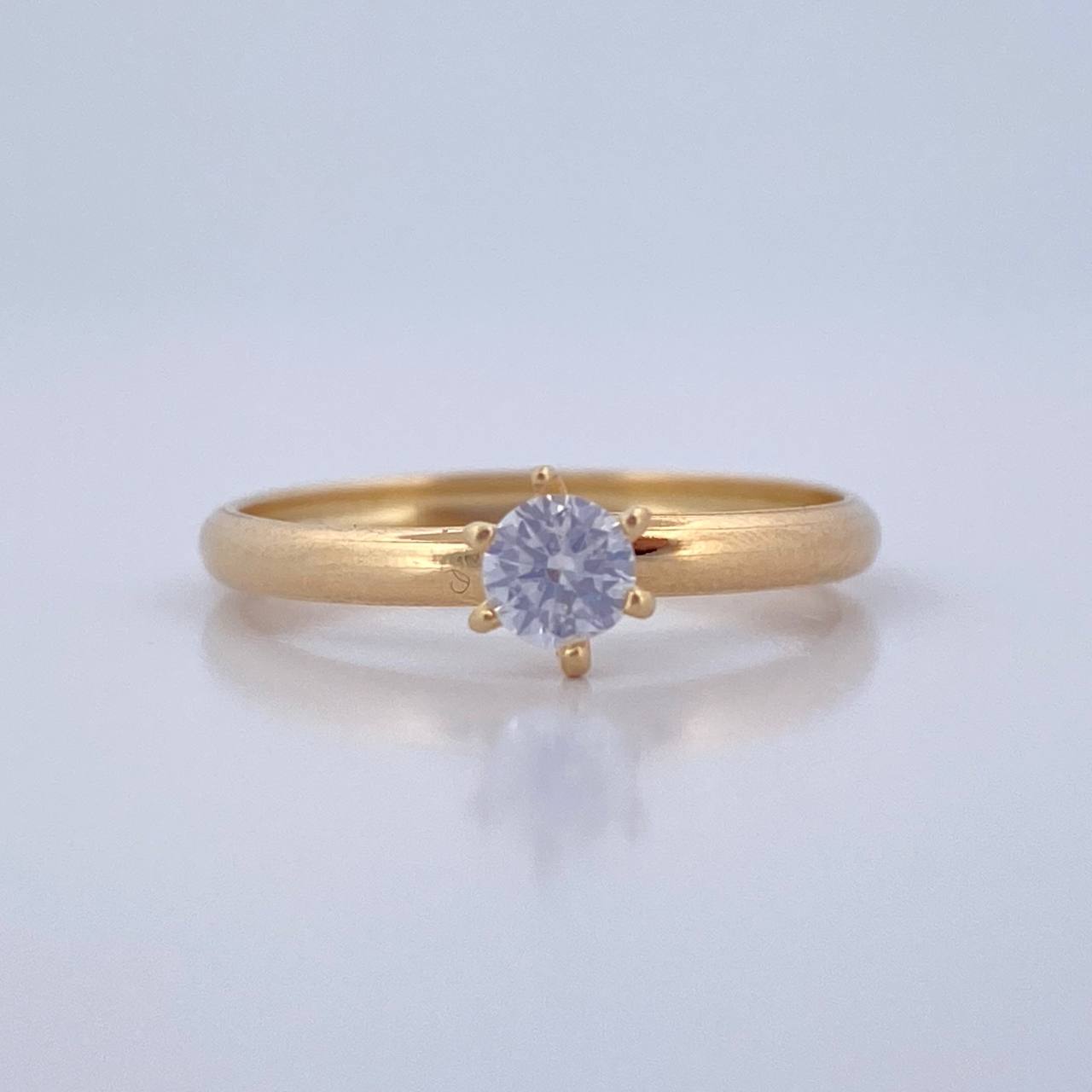 Anillo Solitario 1.15gr / T7 3/4 / Oro 18K $