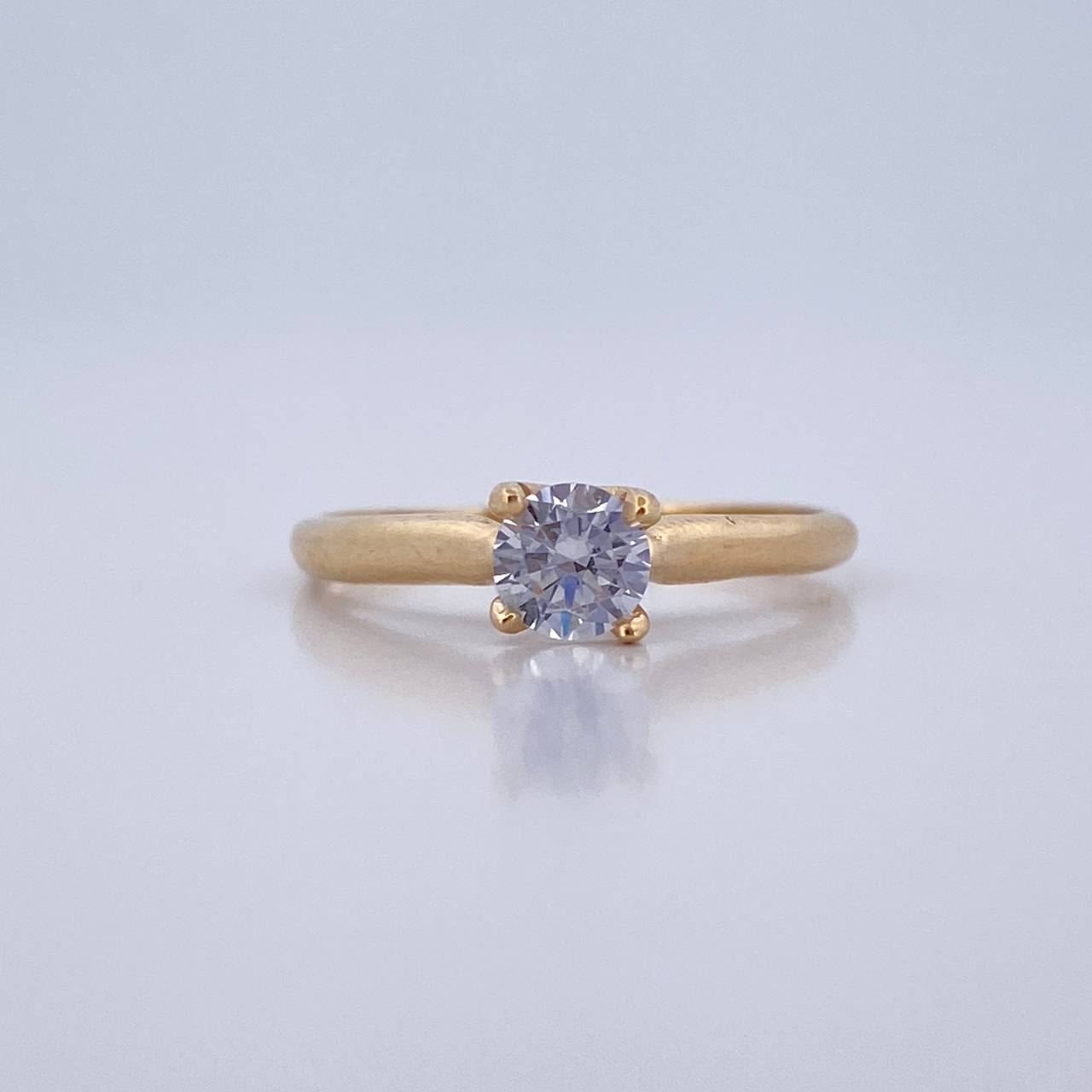 Anillo Solitario 1.45gr / T5 1/2 / Oro 18K $