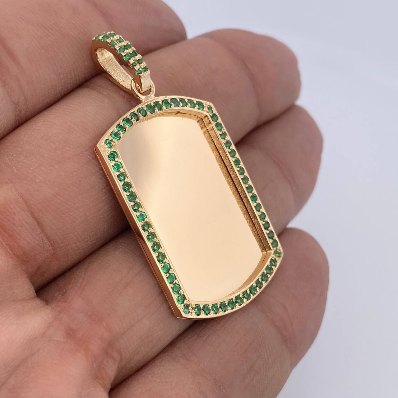 Dije Placa 9.6gr / 4.8cm / Oro 18K $