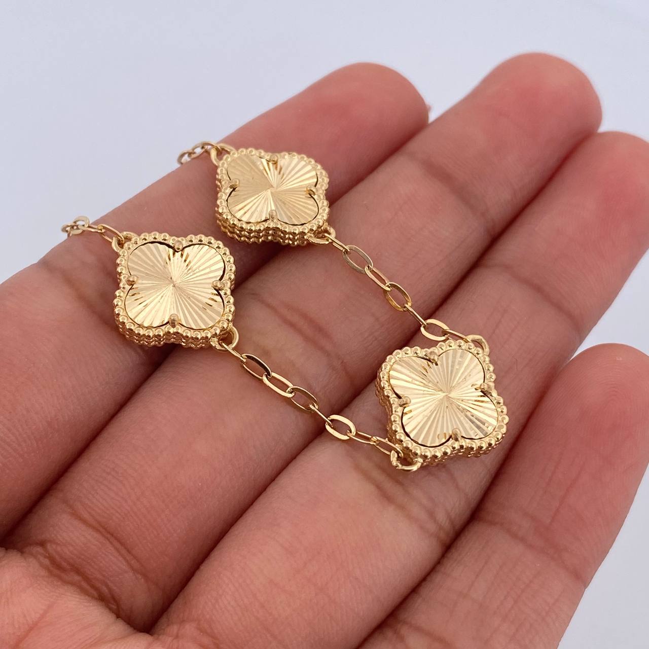 Pulso Aro Seguido Trebol 5.3gr / 17.9cm / 1.6mm Diamantado Oro Amarillo Nac.Esp. 18K &