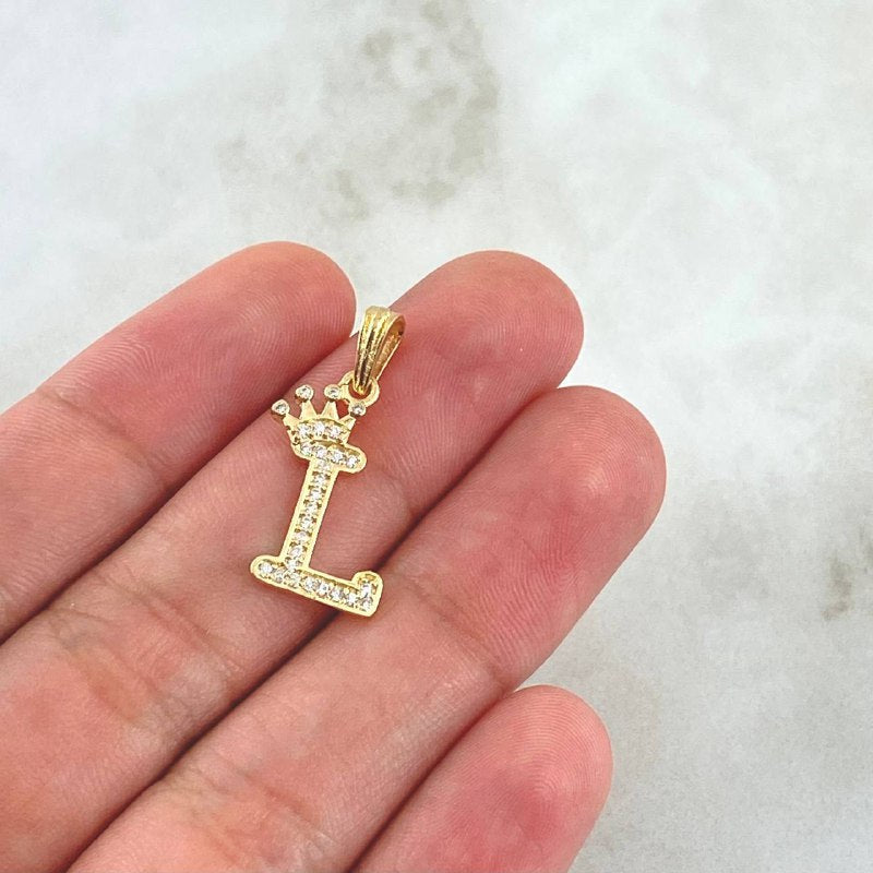 Dije Letra L Corona 1.25gr / 2.5cm / Circones Blancos Oro Amarillo 18K *