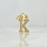 Dije Letra K Corona 1.65gr / 2.4cm / Circones Blancos Oro Amarillo 18K ©