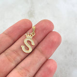 Dije Letra S Corona 1.4gr / 2.5cm / Circones Blancos Oro Amarillo 18K *
