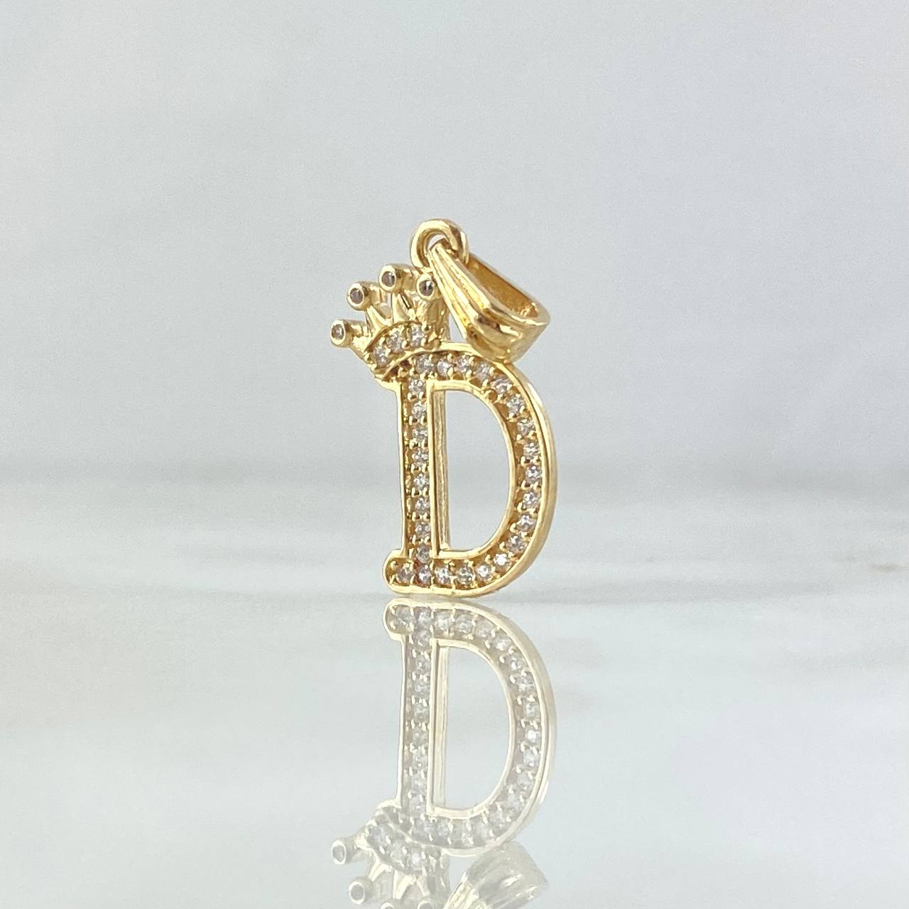 Dije Letra D Corona 1.4gr / 2.5cm / Circones Blancos Oro Amarillo 18K