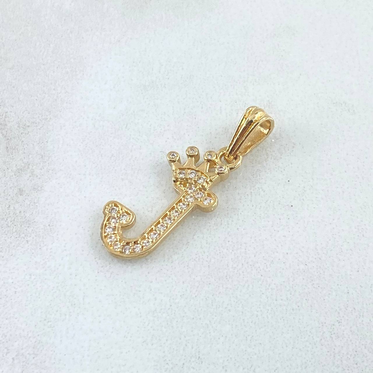 Dije Letra J Corona 1.35gr / 2.5cm / Circones Blancos Oro Amarillo 18K *