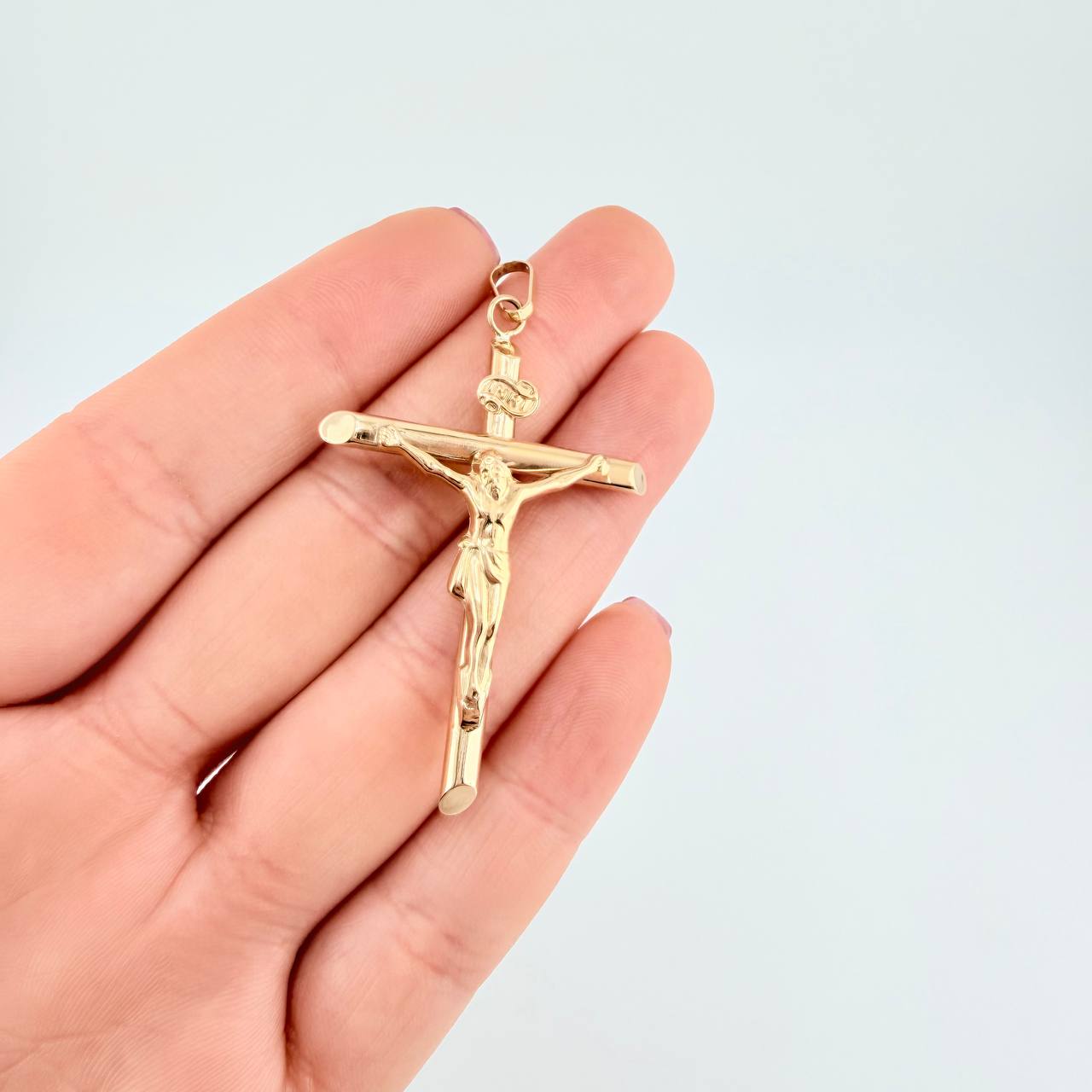 Dije Cruz Puntas Planas 2.45g / 5.7cm Oro Amarillo 18K