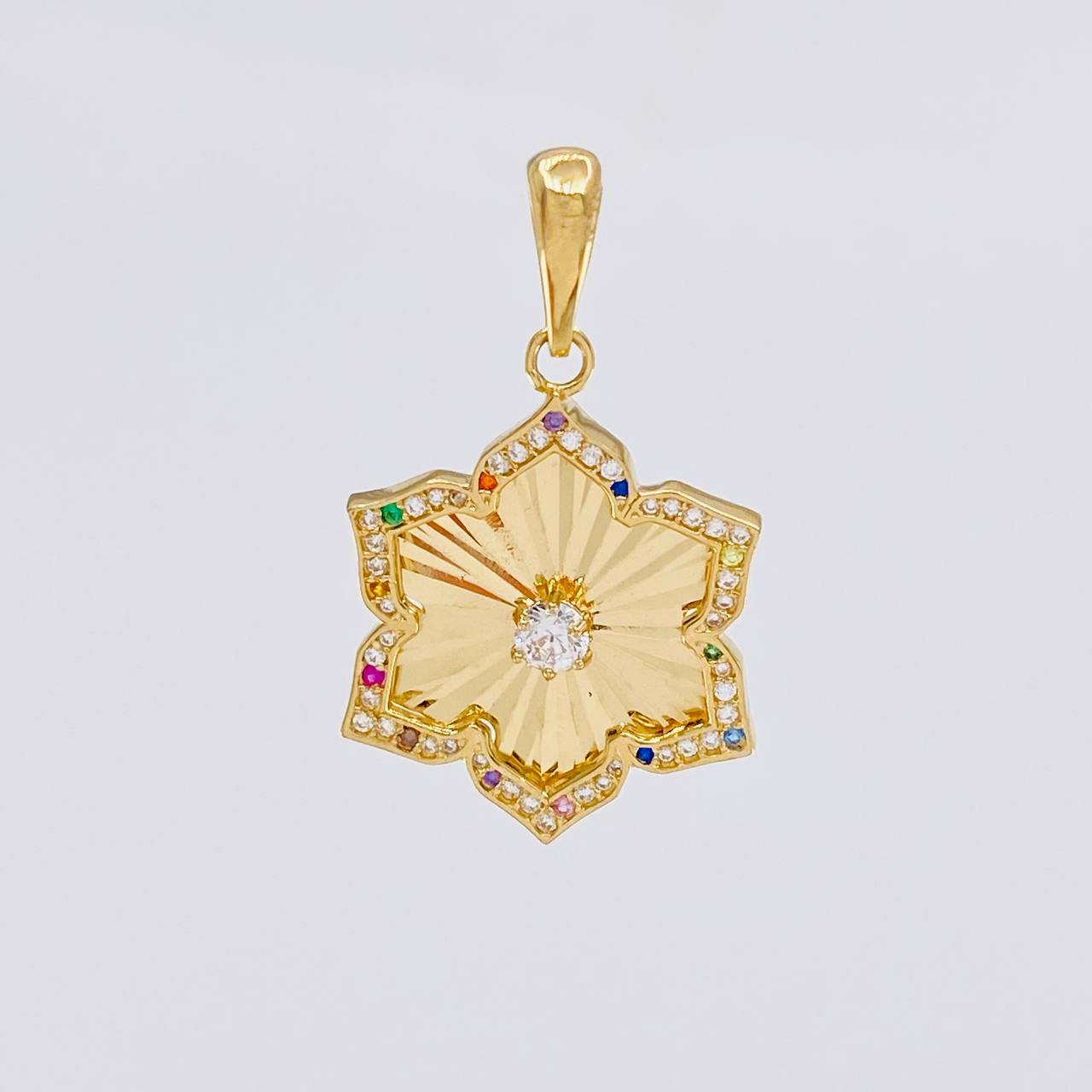 Dije Flor de Loto 3.35g / 3.3cm Oro Amarillo 18K