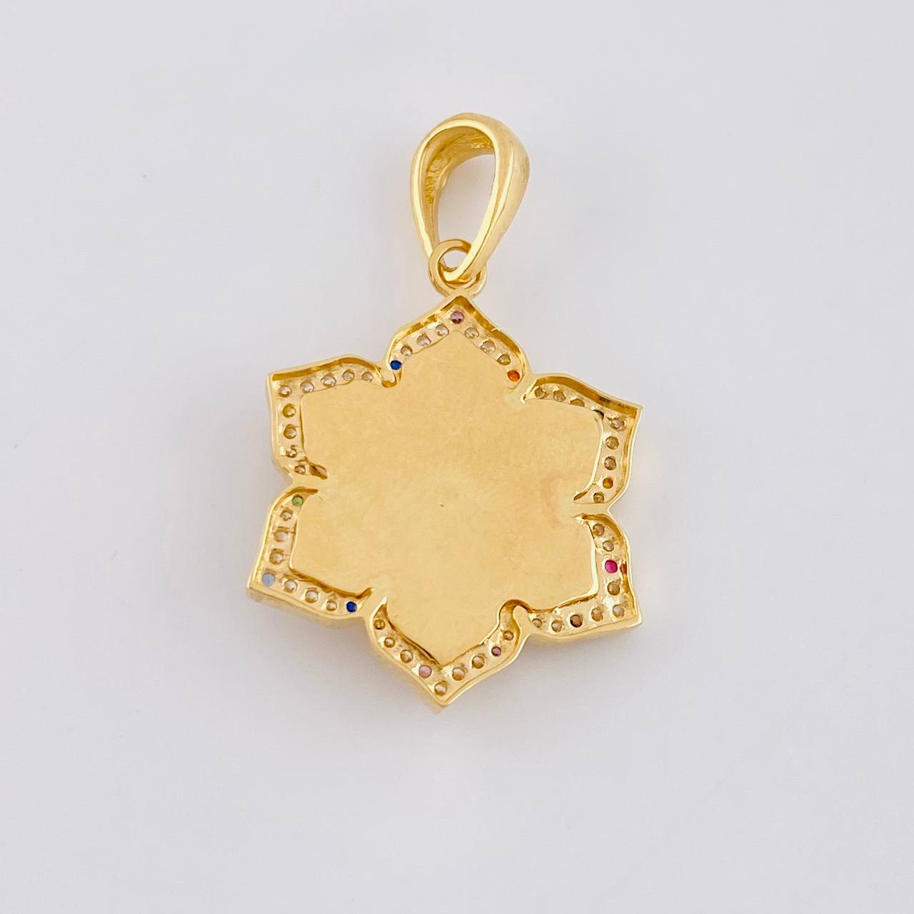Dije Flor de Loto 3.35g / 3.3cm Oro Amarillo 18K