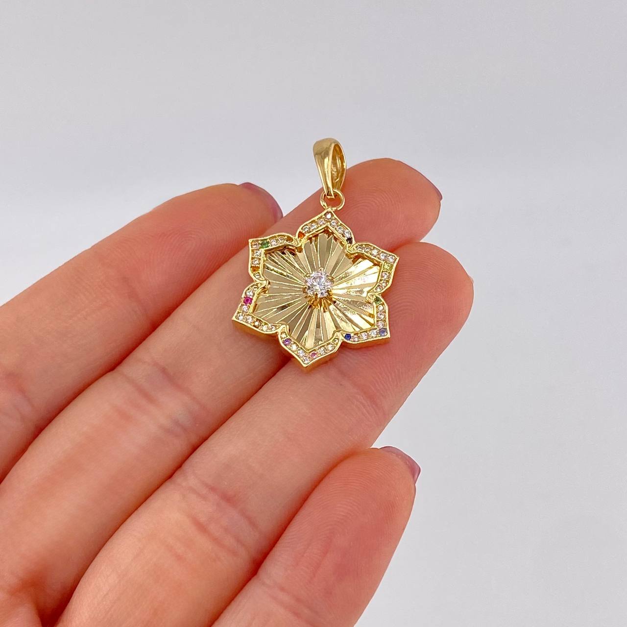 Dije Flor de Loto 3.35g / 3.3cm Oro Amarillo 18K