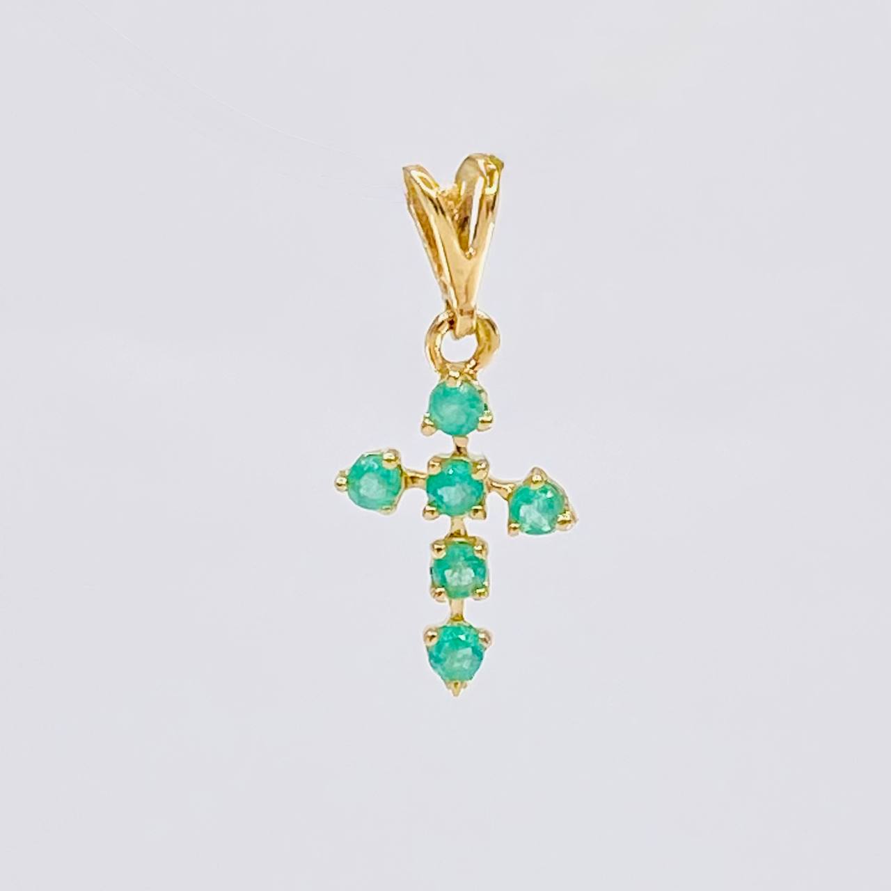 Dije Cruz Puntas Flechas Esmeraldas 14pts 0.45g / 1.6cm Oro Amarillo 18K