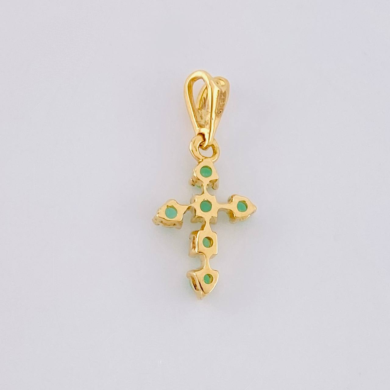 Dije Cruz Puntas Flechas Esmeraldas 14pts 0.45g / 1.5cm Oro Amarillo 18K