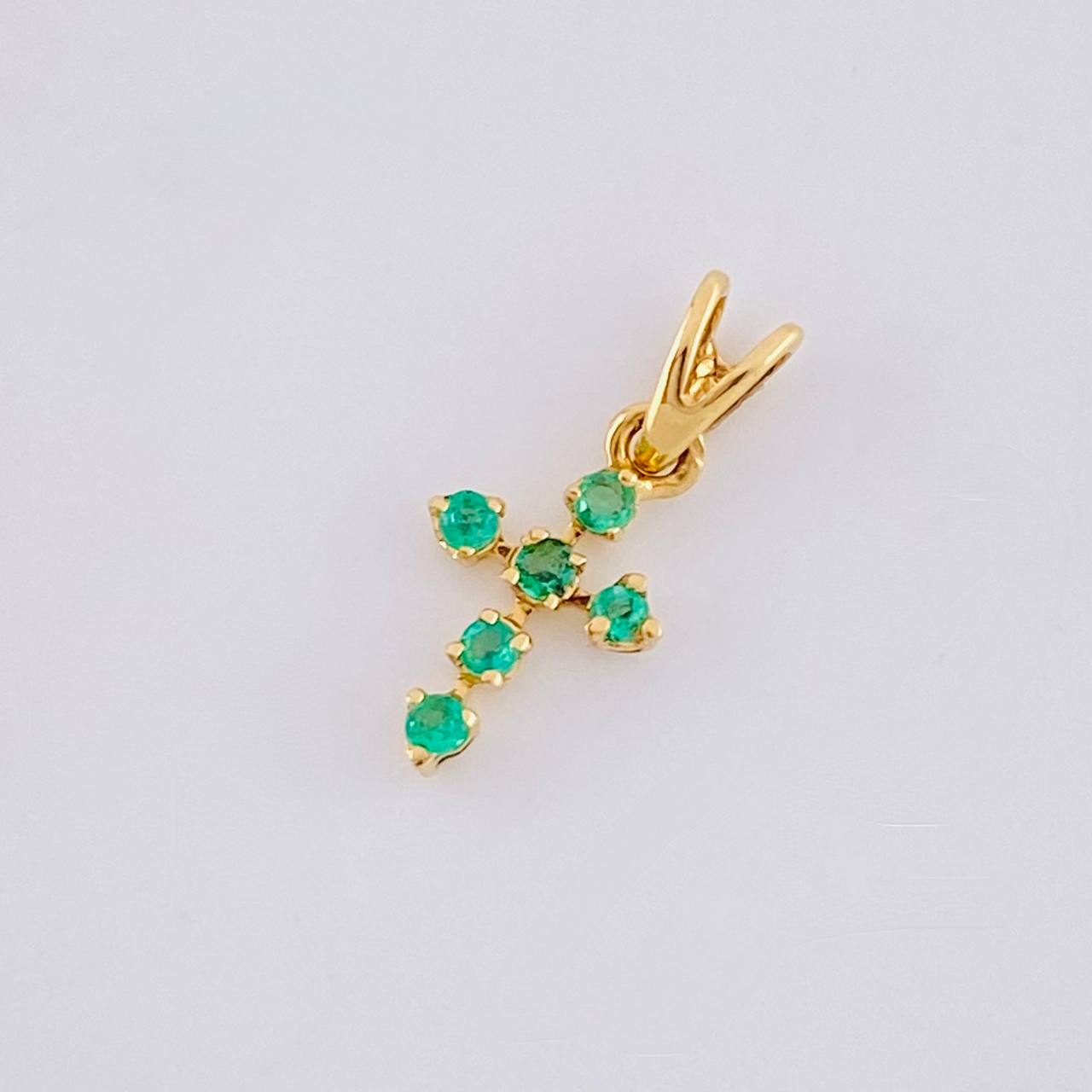 Dije Cruz Puntas Flechas Esmeraldas 7pts 0.25g / 1.3cm Oro Amarillo 18K
